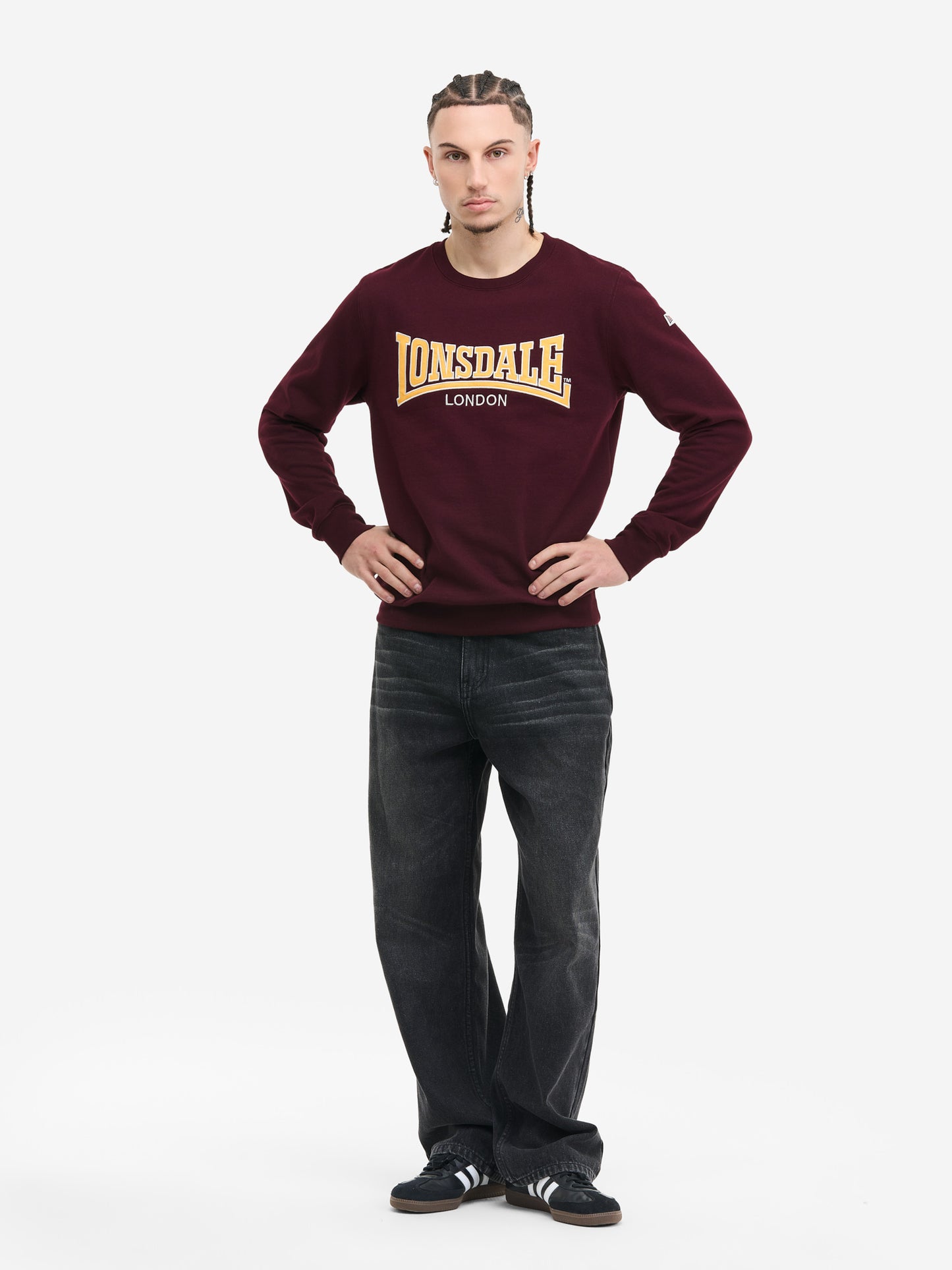 Lonsdale Sweatshirt Berger in Oxblood mit grosser Logo-Applikation auf der Brust.