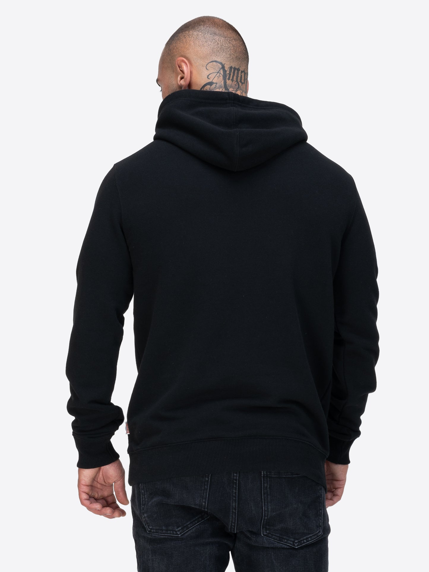 Rückseite vom schwarzen Lonsdale Kapuzenpullover für Herren aus leichtem French-Terry-Stoff.