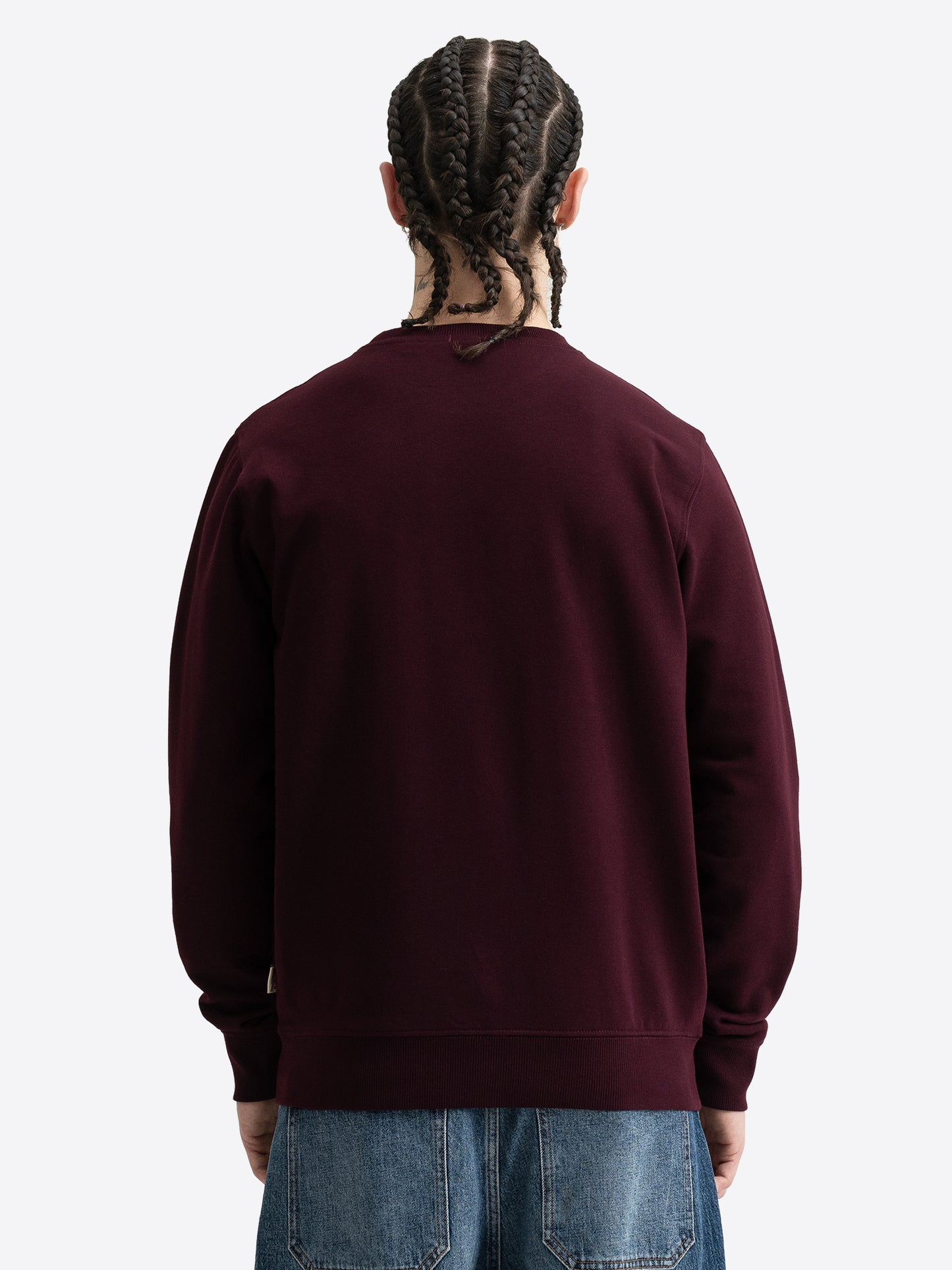Rückansicht vom weinroten Lonsdale Herren-Sweatshirt.