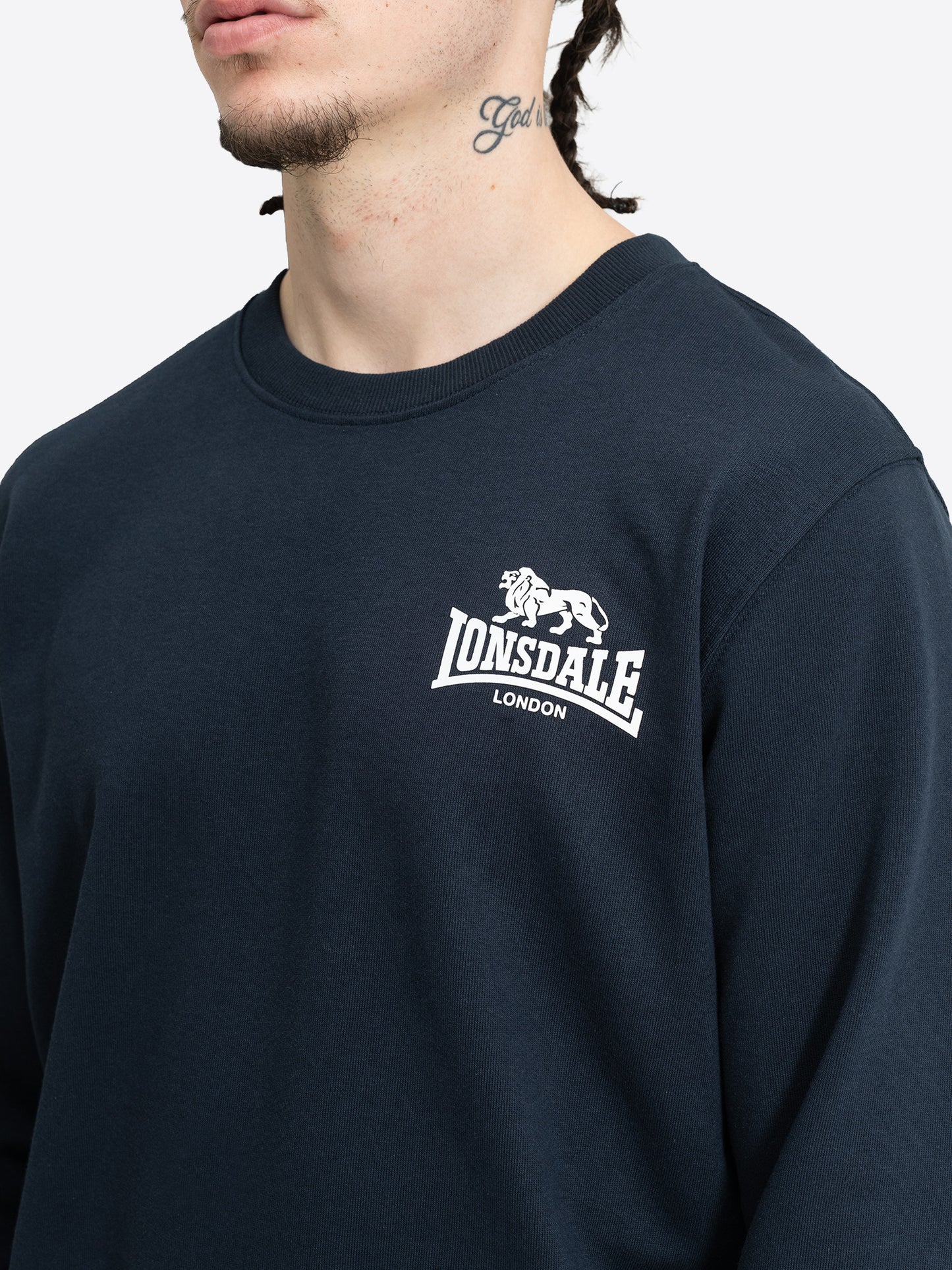 Lonsdale London Sweatshirt für Herren in Navy, Slim Fit Schnitt mit Rundhals.