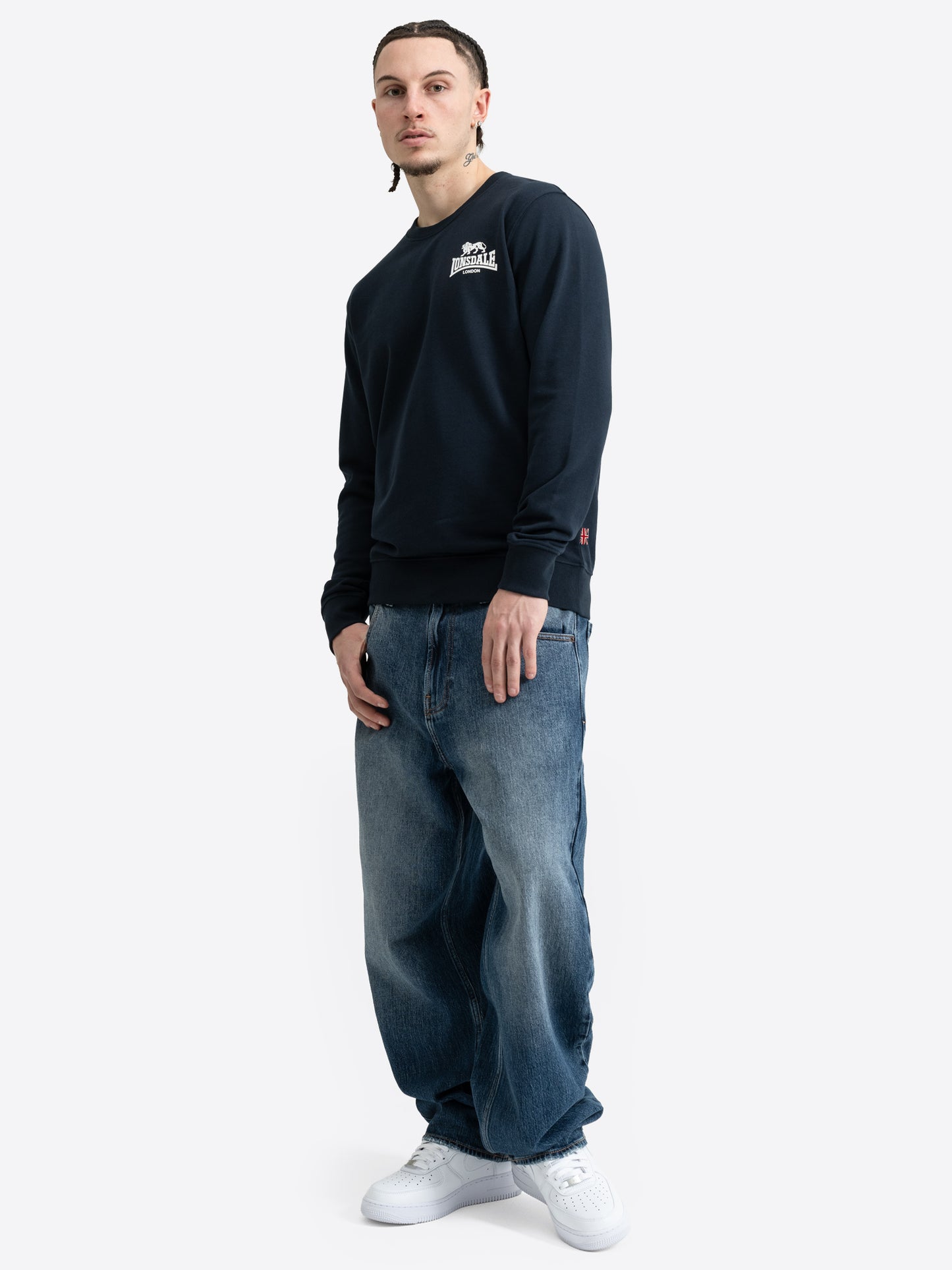 Lonsdale London Sweatshirt für Herren in Navy, Slim Fit Schnitt mit Rundhals.