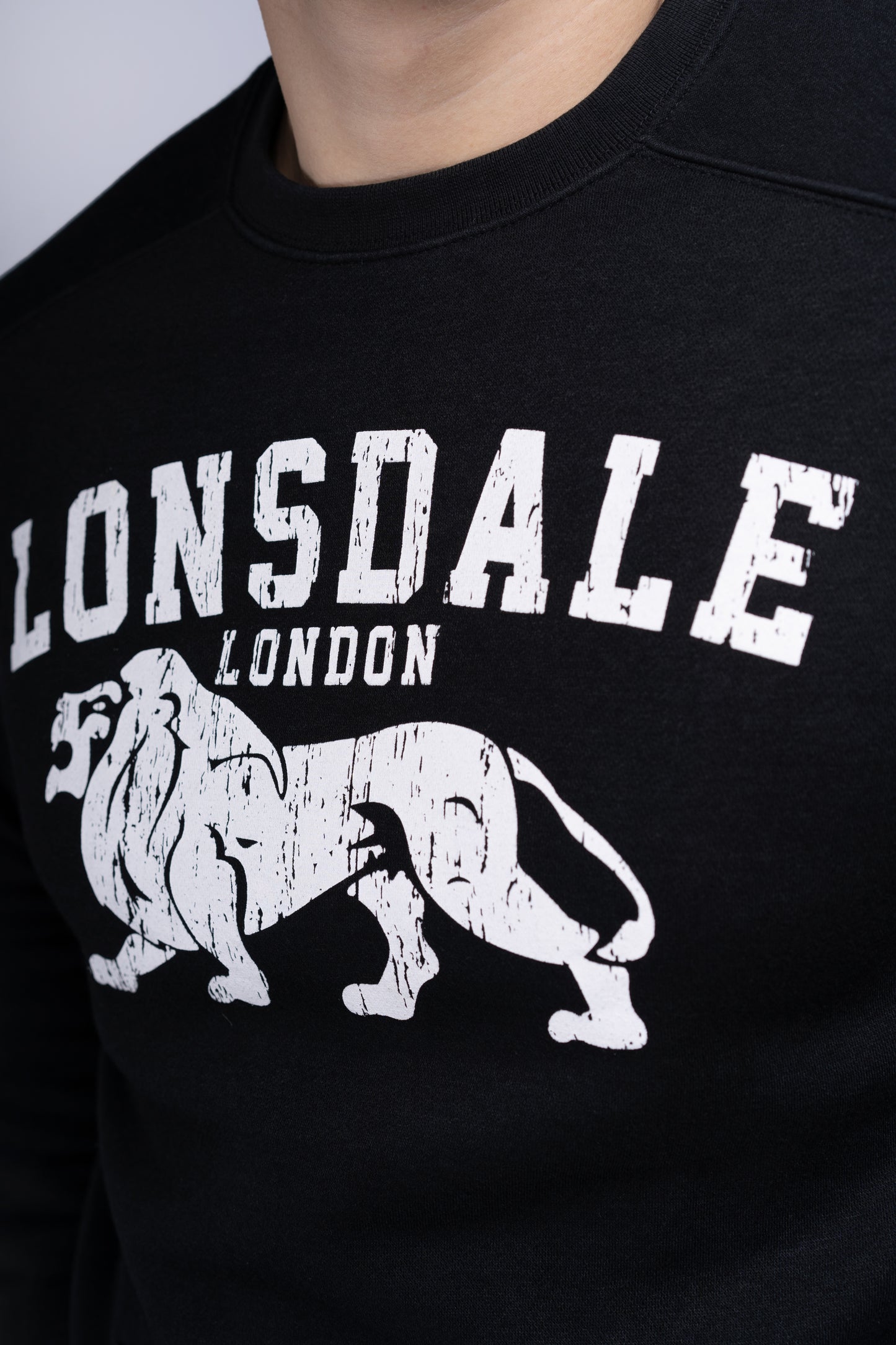 Lonsdale Herren Pullover mit Logo-Stickerei und Union Jack Label, sportlich und komfortabel.