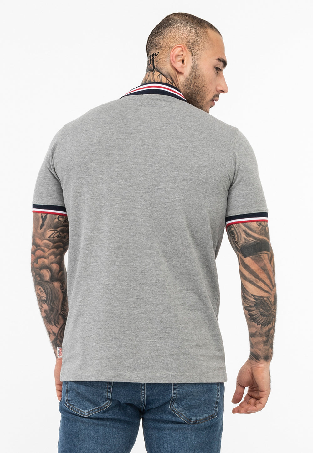 Lonsdale Poloshirt mit klassischem Kragen und Knopfleiste, aus Baumwoll-Piqué, mit gesticktem Lonsdale-Logo auf der Brust.