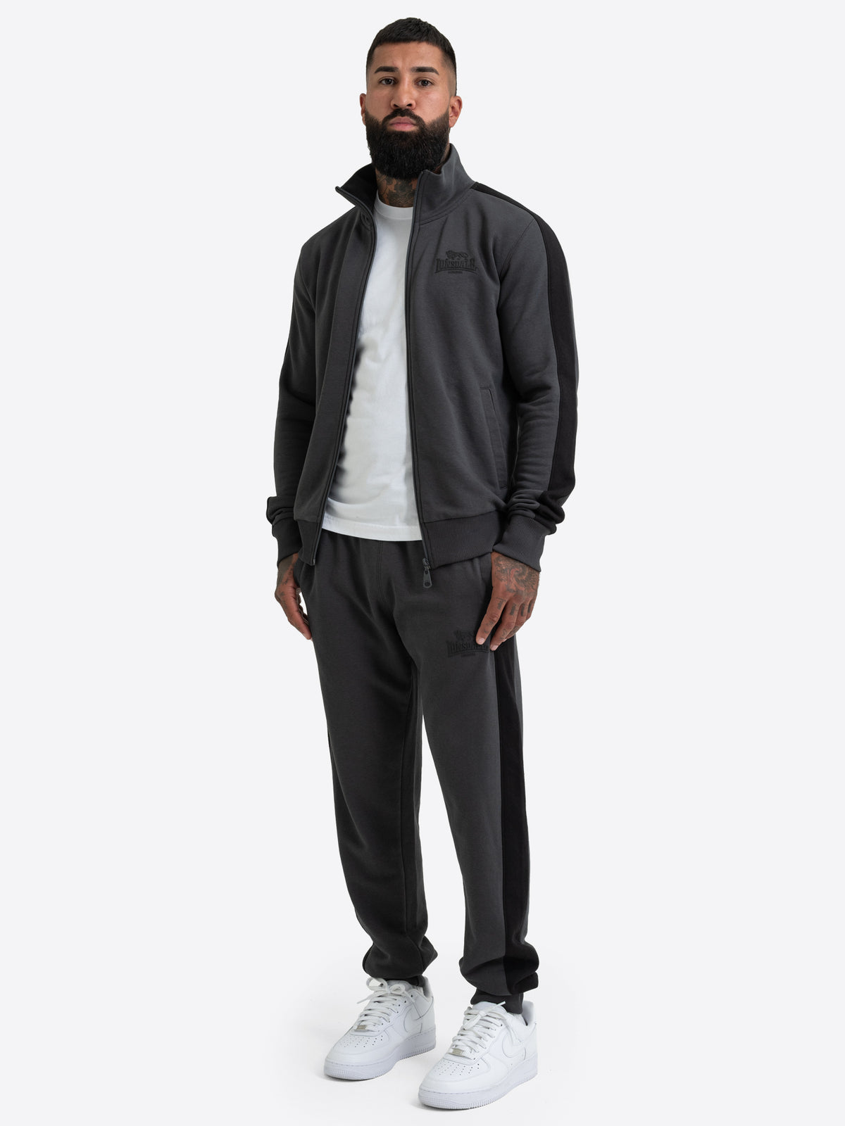 Anthrazitfarbener Lonsdale Herren-Trainingsanzug mit Reissverschlussjacke und Jogginghose.