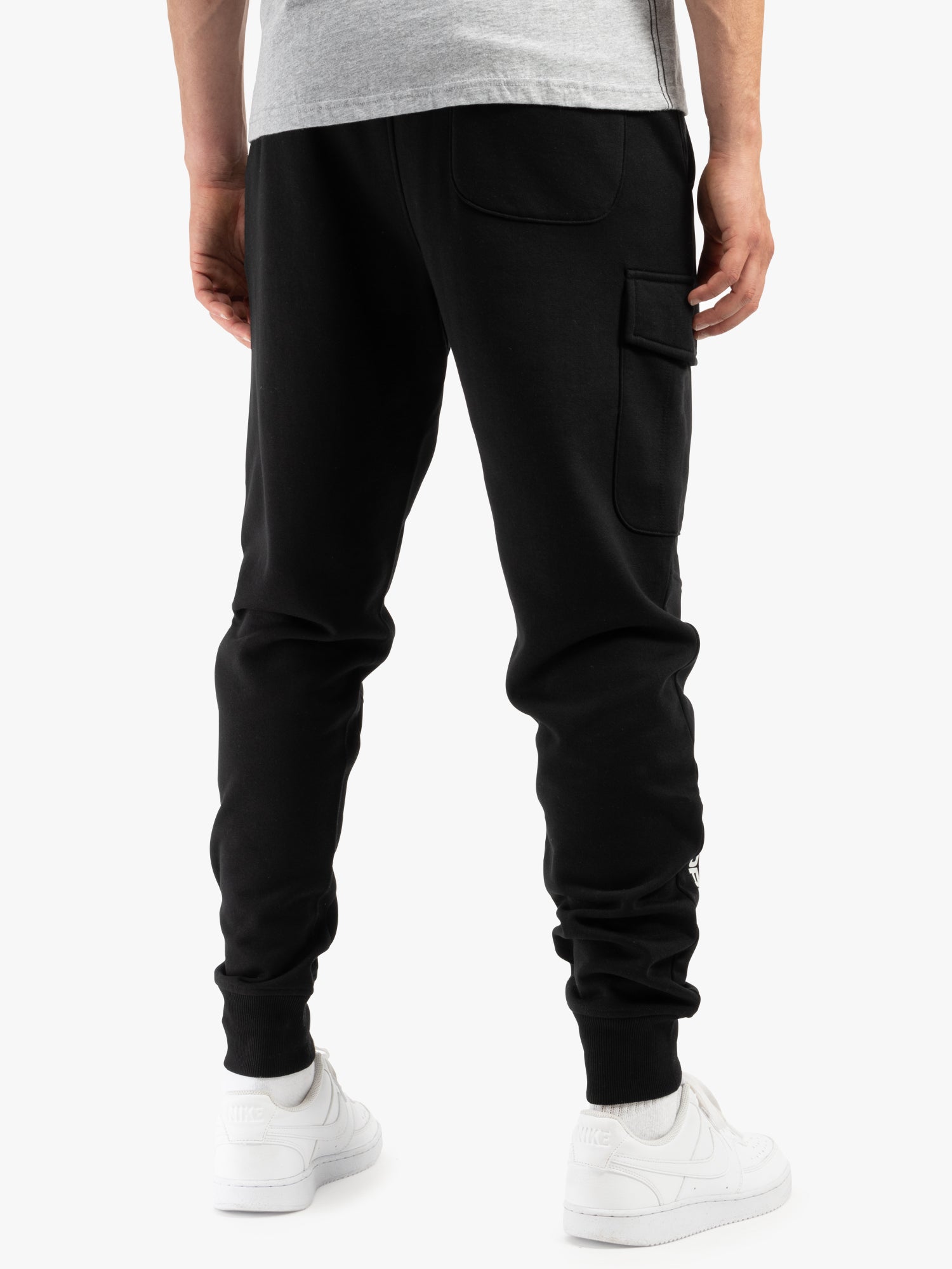 Lonsdale Jogginghose mit Teilungsnähten, mehreren Taschen und Logo-Print in sportlichem Design