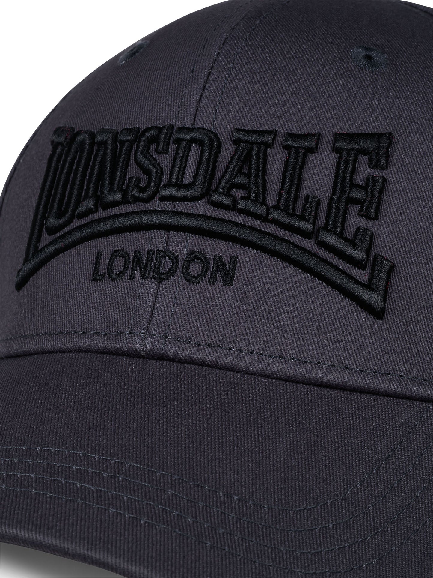 Dunkelgraue Lonsdale Kappe aus Baumwolle mit Logo-Stickerei vorne. Grössenverstellbare Baseball Cap.