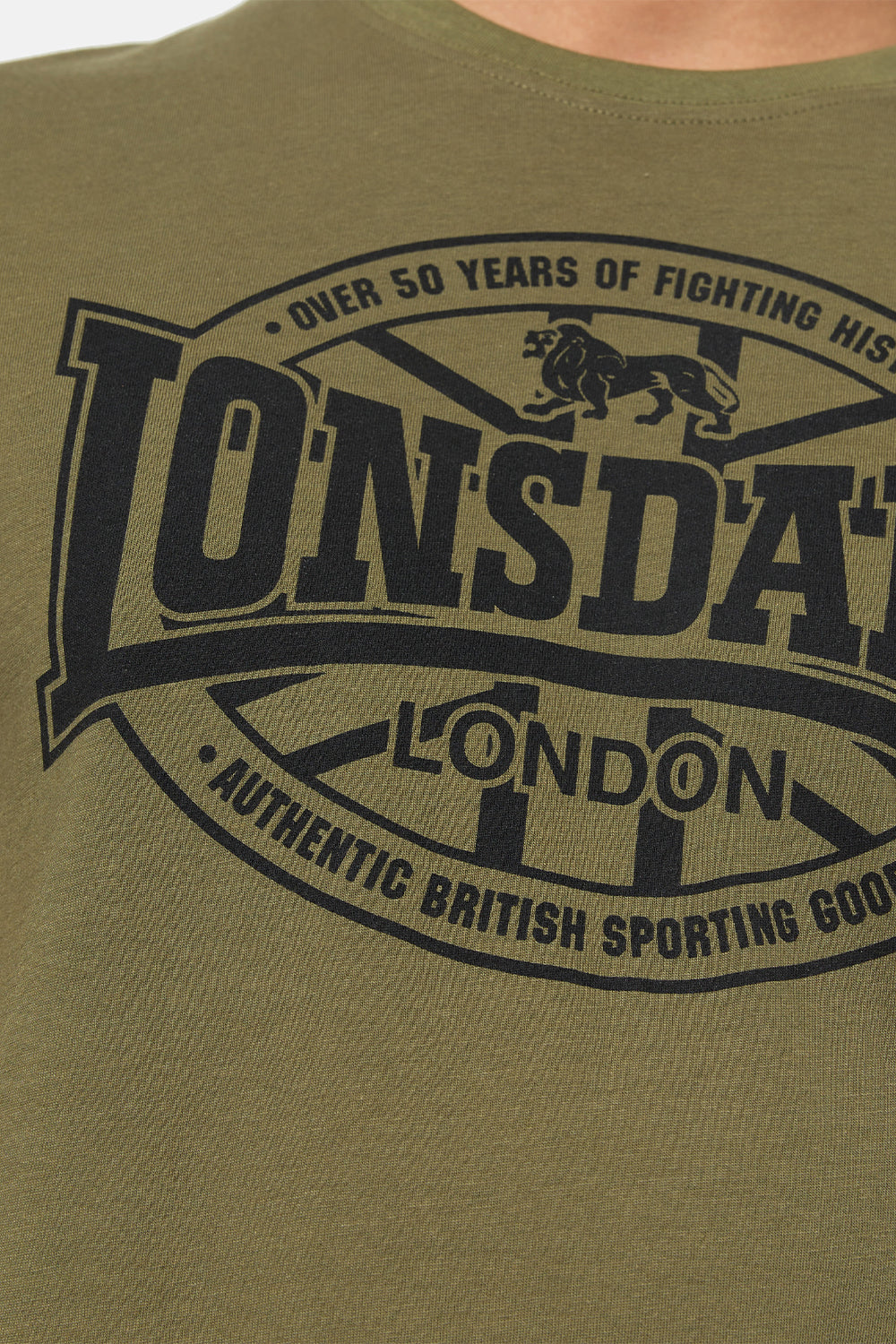Lonsdale T-Shirt-Doppelpack – Schwarz und Olive, beide mit Logo-Druck vorn