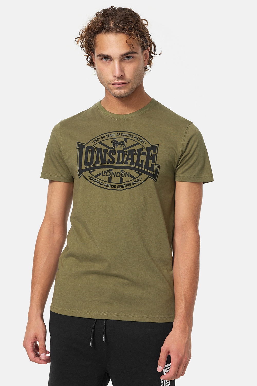Lonsdale T-Shirt-Doppelpack – Schwarz und Olive, beide mit Logo-Druck vorn