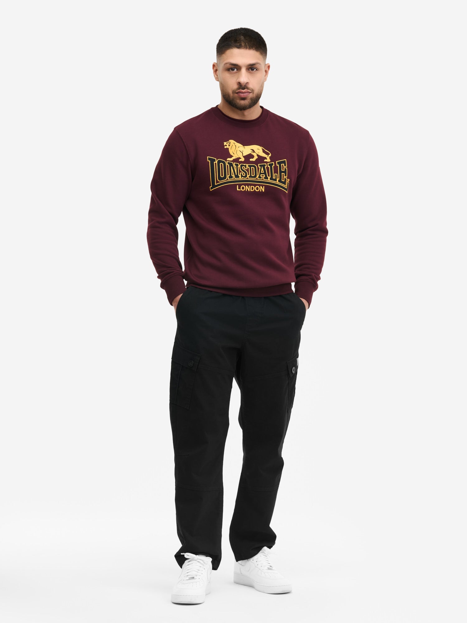 Lonsdale Herren Sweatshirt oxblood reguläre Passform mit gestickter Brustapplikation Rundhals und Logo am Ärmel