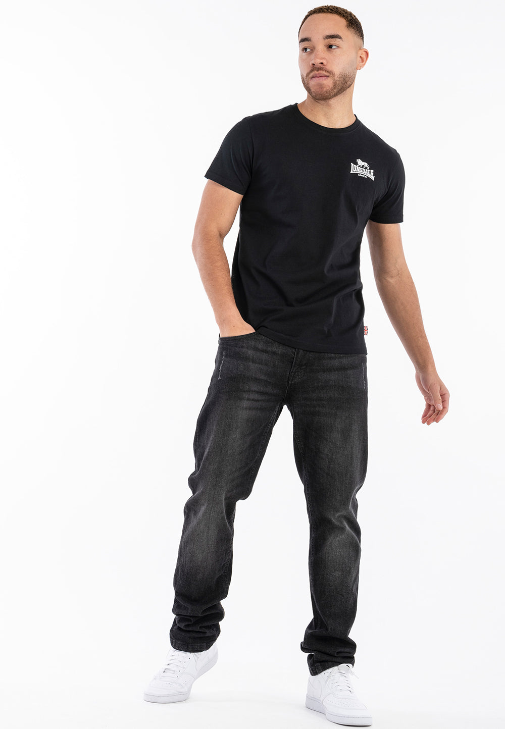  Lonsdale Herren T-Shirt Schwarz kleines Logo Frontansicht