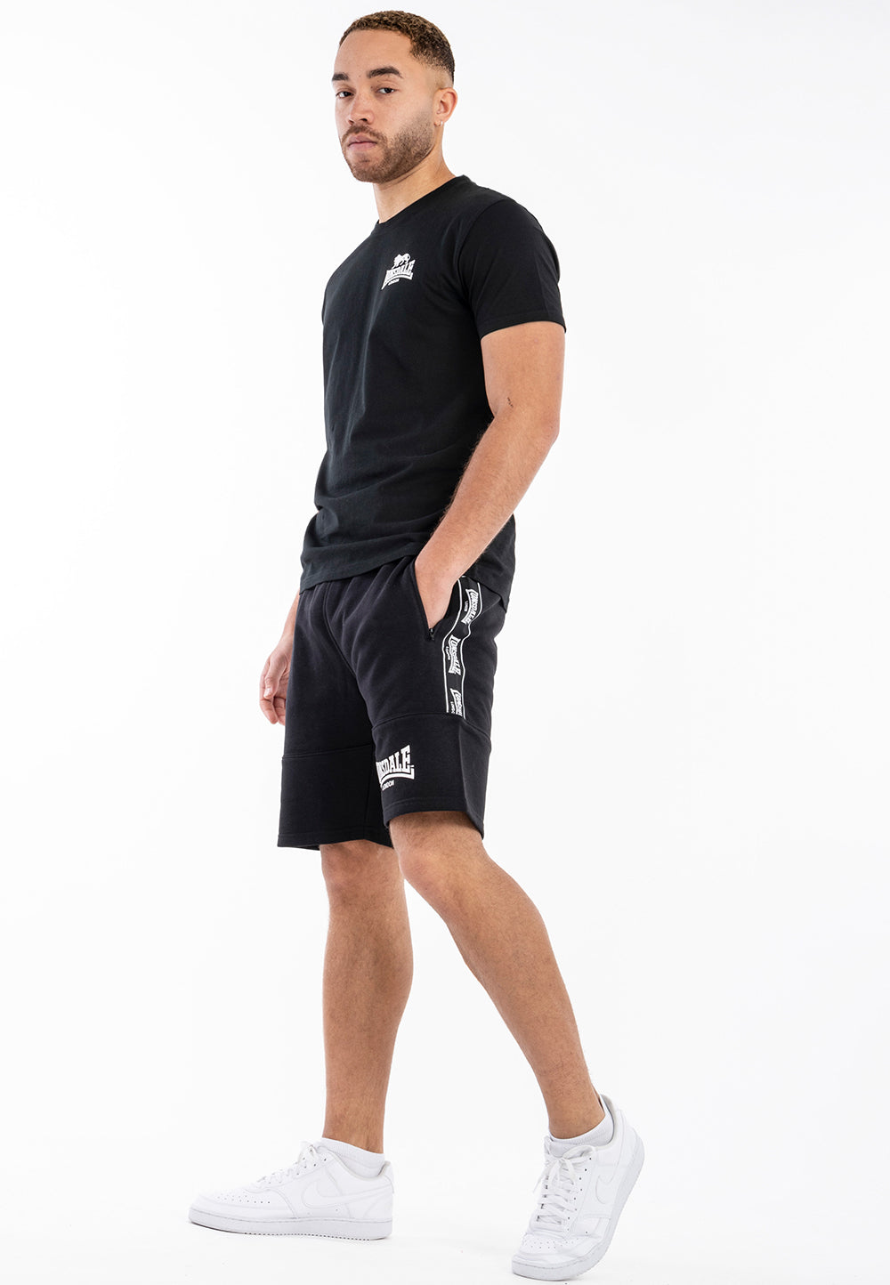 Lonsdale Herren Shorts schwarz normale Passform mit Logo-Bändchen, Print