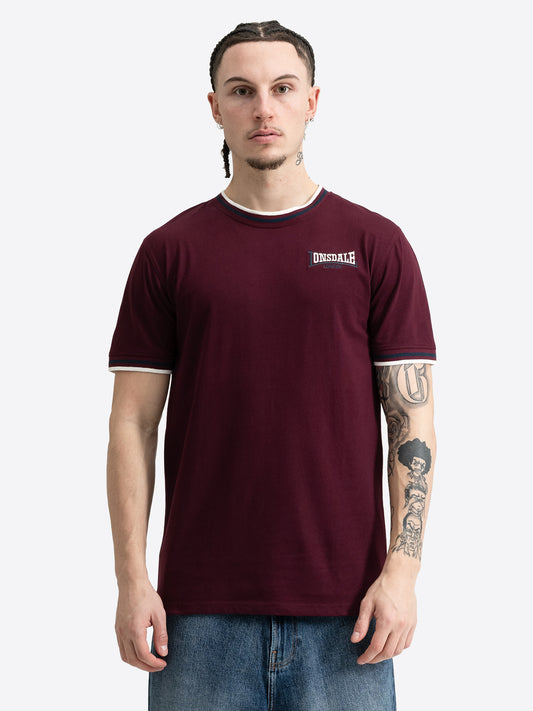 Weinrotes Lonsdale Herren T-Shirt im Slim-Fit-Schnitt mit Logo-Stickerei.