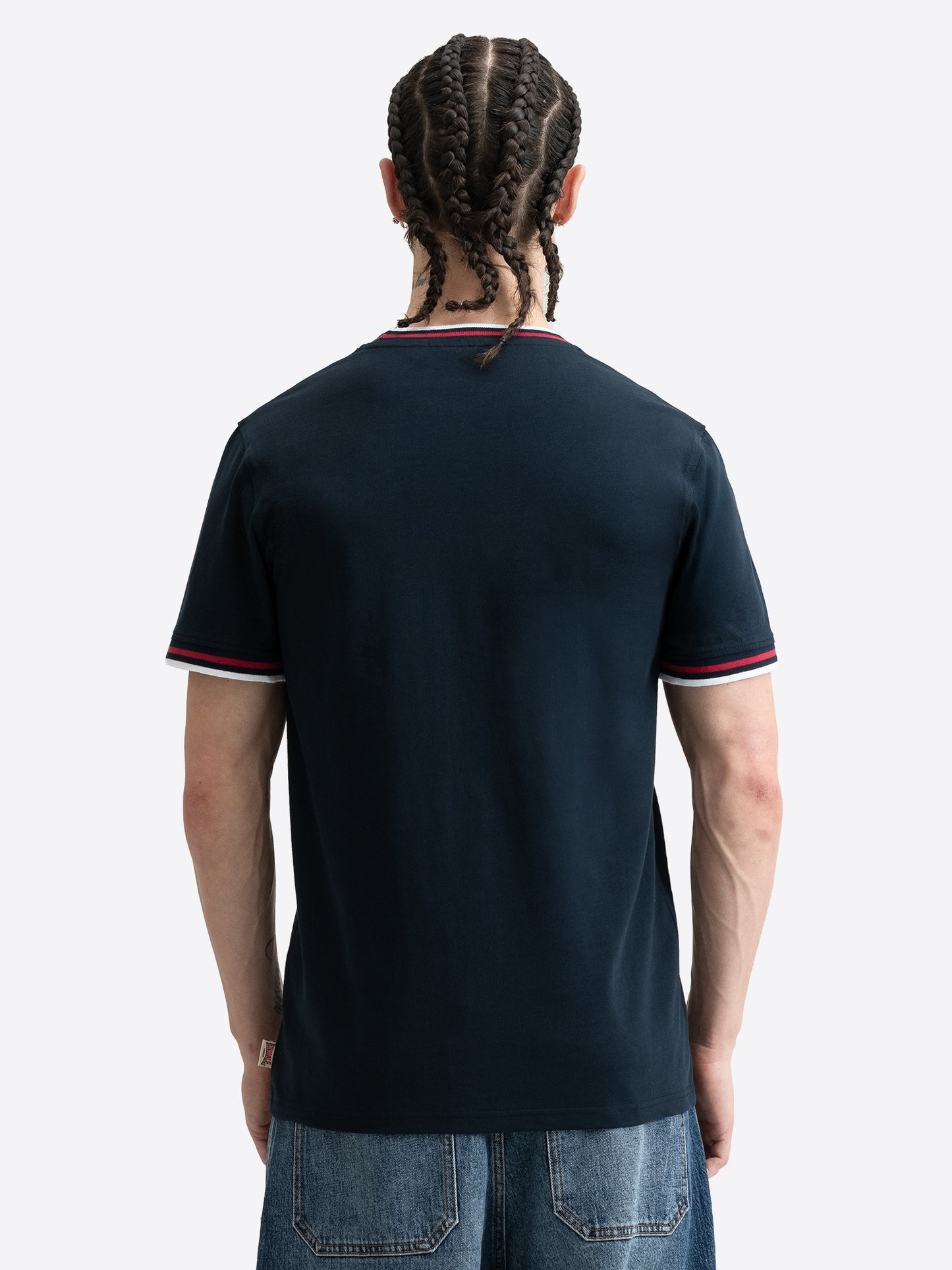 Rückseite des schmal geschnittenen Lonsdale T-Shirts in Dark Navy.