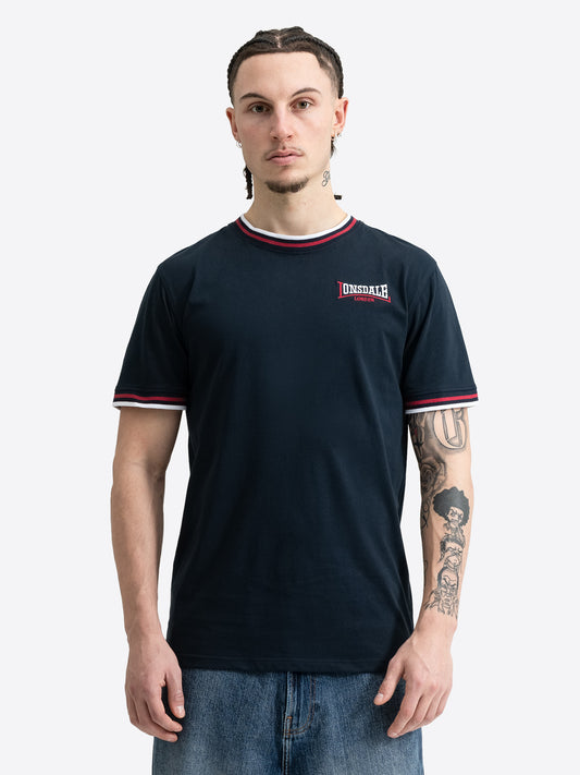 Dunkelblaues Lonsdale Herren T-Shirt im Slim-Fit-Schnitt mit Logo-Stickerei.