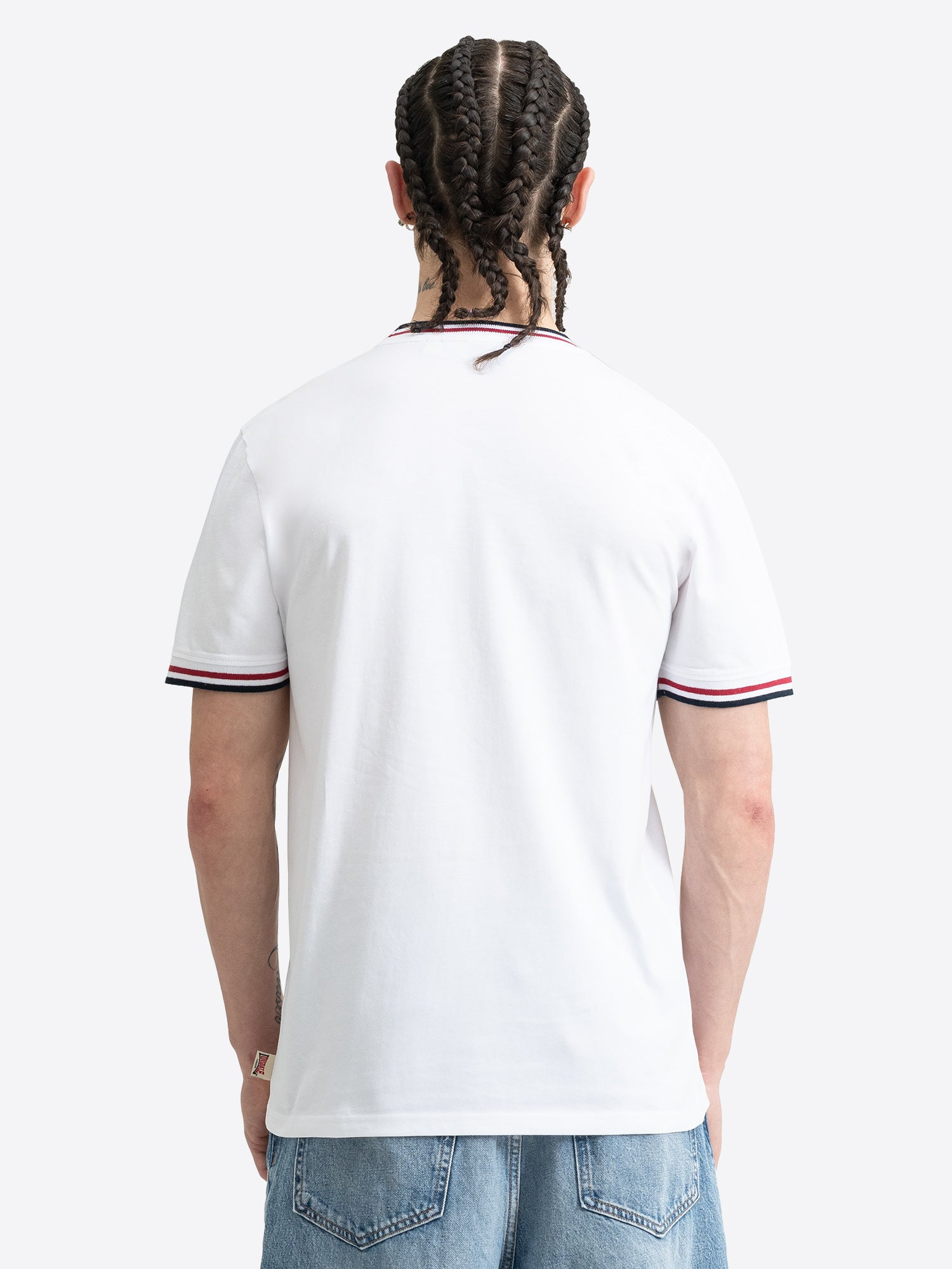 Rückseite des schmal geschnittenen Lonsdale T-Shirts in Weiss.