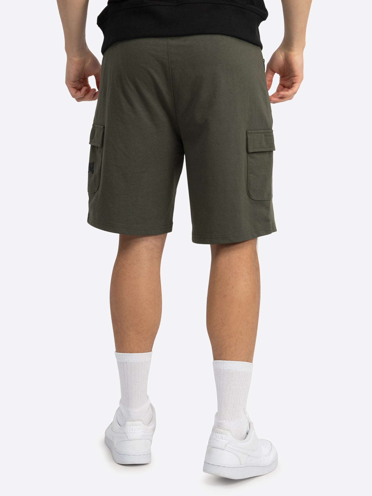 Rückansicht der Lonsdale Totton Shorts in Olive, normale Passform aus weichem Jersey-Baumwollmix.