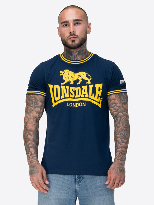 Lonsdale T-Shirt mit kontrastfarbenem Logo-Print auf der Vorderseite, gestreiften Bündchen am Kragen und den Ärmeln sowie aufgenähtem Logo-Label auf dem linken Ärmel