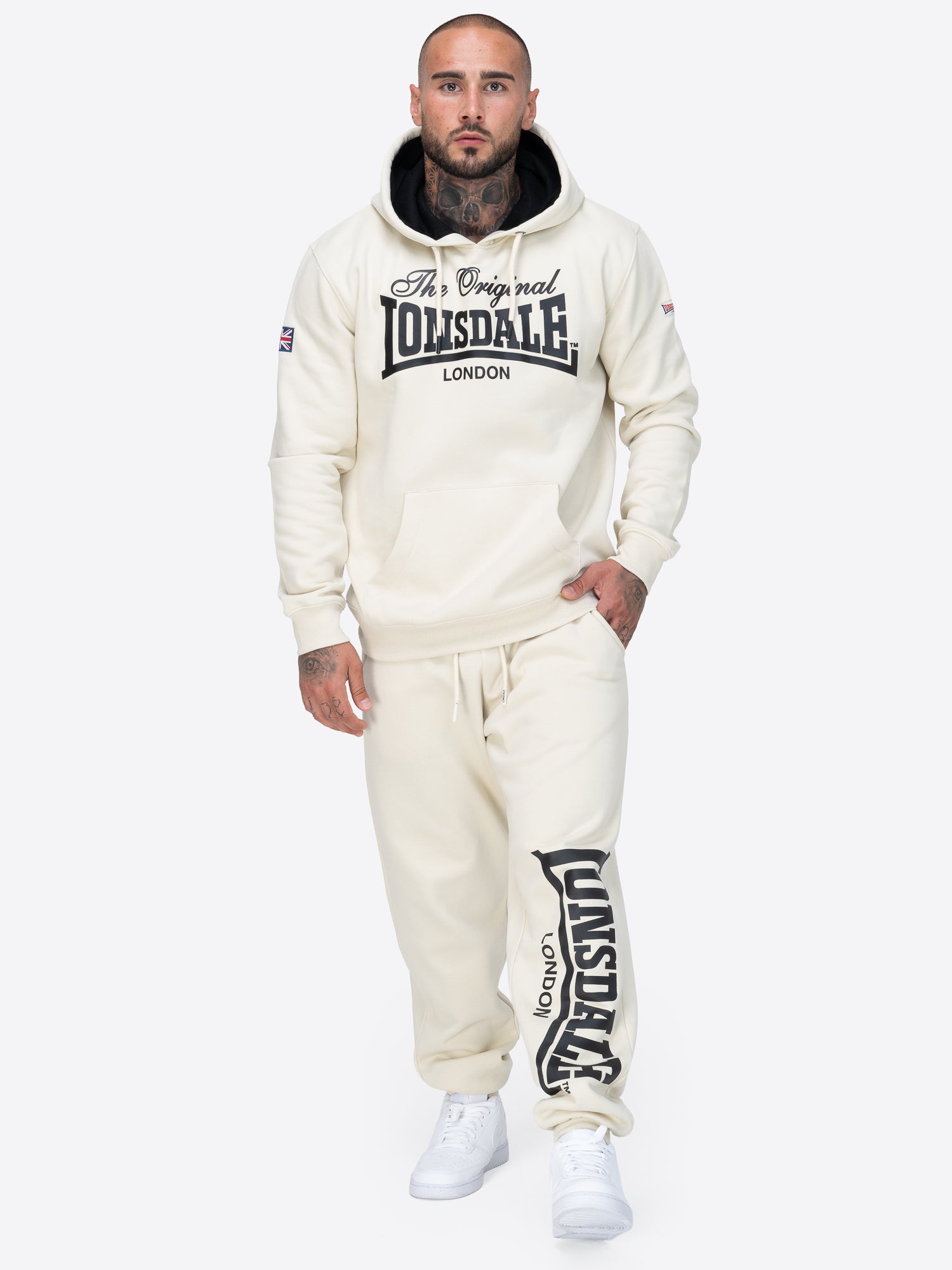 Lonsdale Hoodie mit 3D-Logo, Fronttasche und Logo-Details auf den Ärmeln