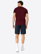 Laden Sie das Bild in den Galerie-Viewer, Lonsdale 117794 Maist T-Shirt &amp; Shorts Set Oxblood/ Dark Navy
