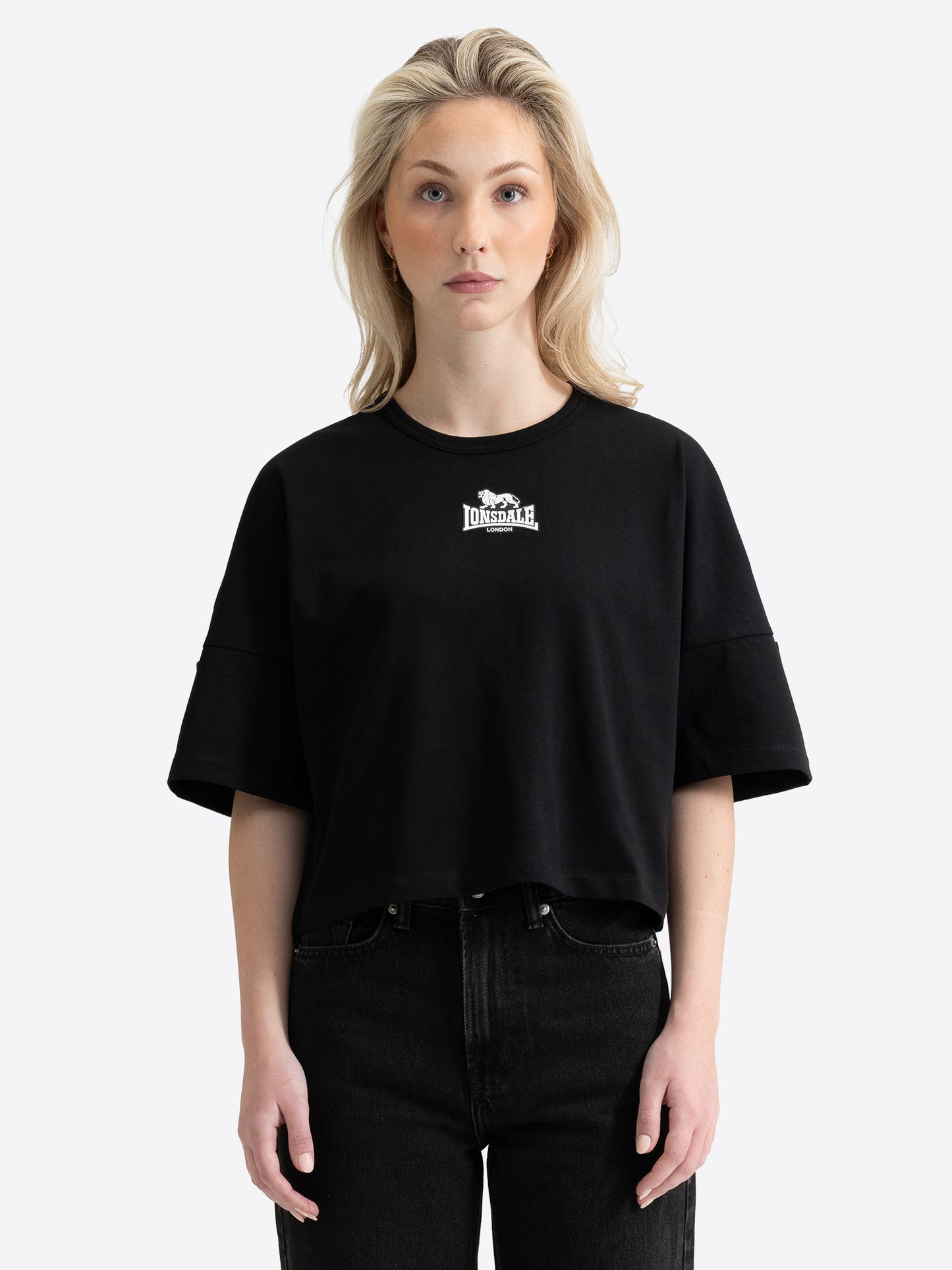 Lonsdale Damen Oversize T-Shirt Schwarz – Cropped Shirt mit weissem Logo-Druck.