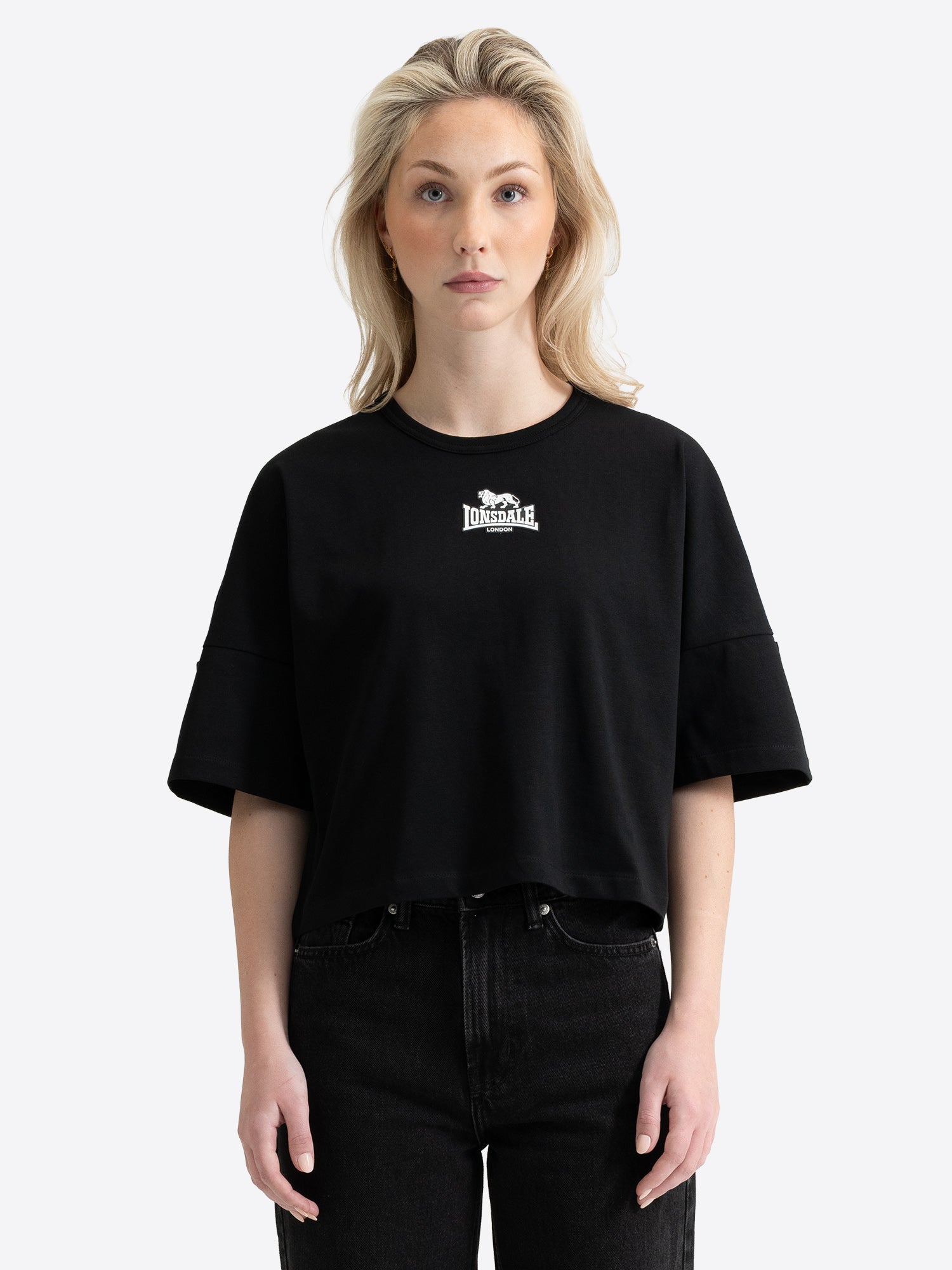 Lonsdale Damen Oversize T-Shirt Schwarz – Cropped Shirt mit weissem Logo-Druck.