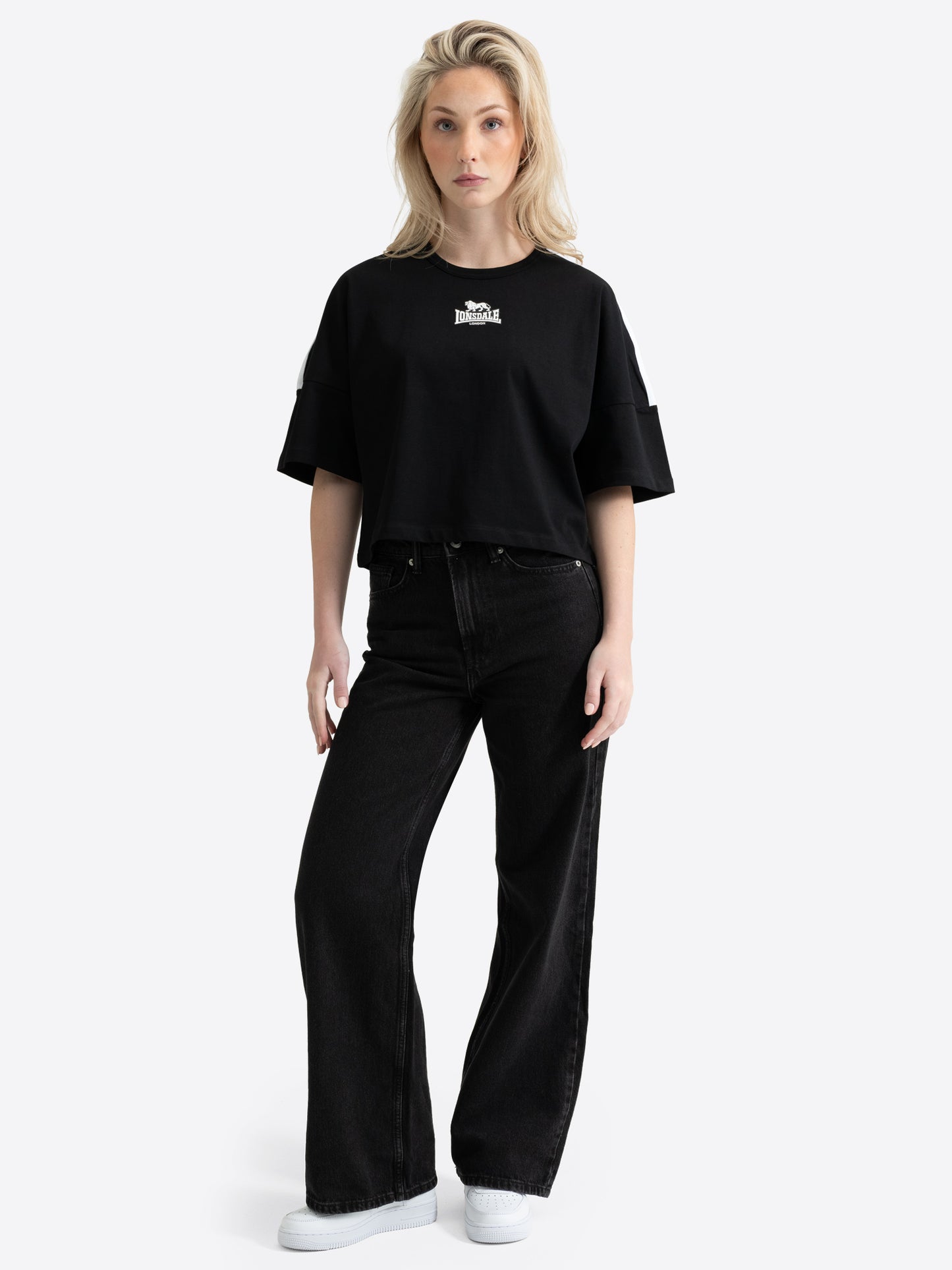 Lonsdale Damen Oversize T-Shirt Schwarz – Cropped Shirt mit weissem Logo-Druck.
