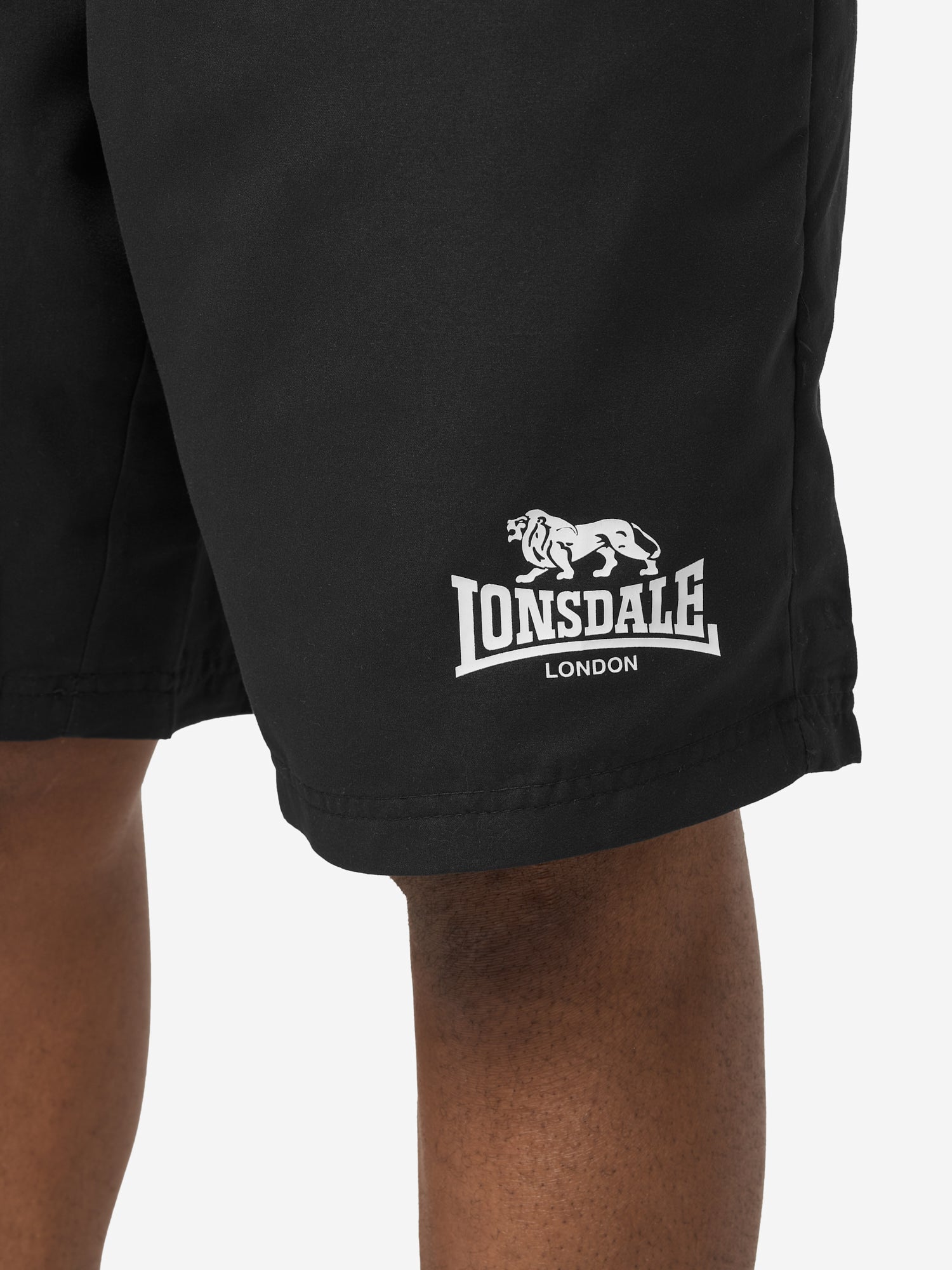 Lonsdale Logo-Print auf schwarzem Funktionsstoff.