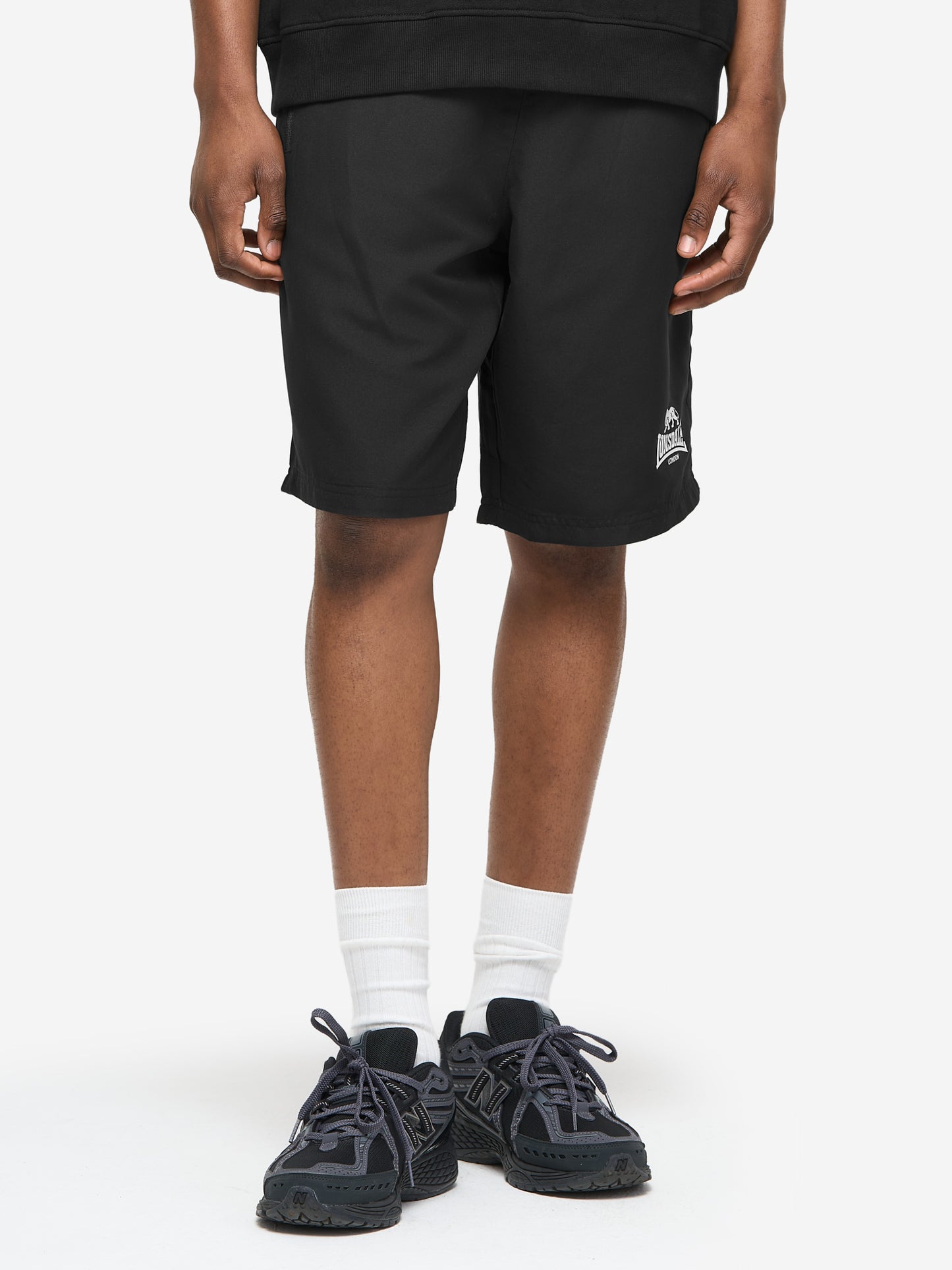 Lonsdale Funktionsshorts für Herren in Schwarz, leicht und bequem.“