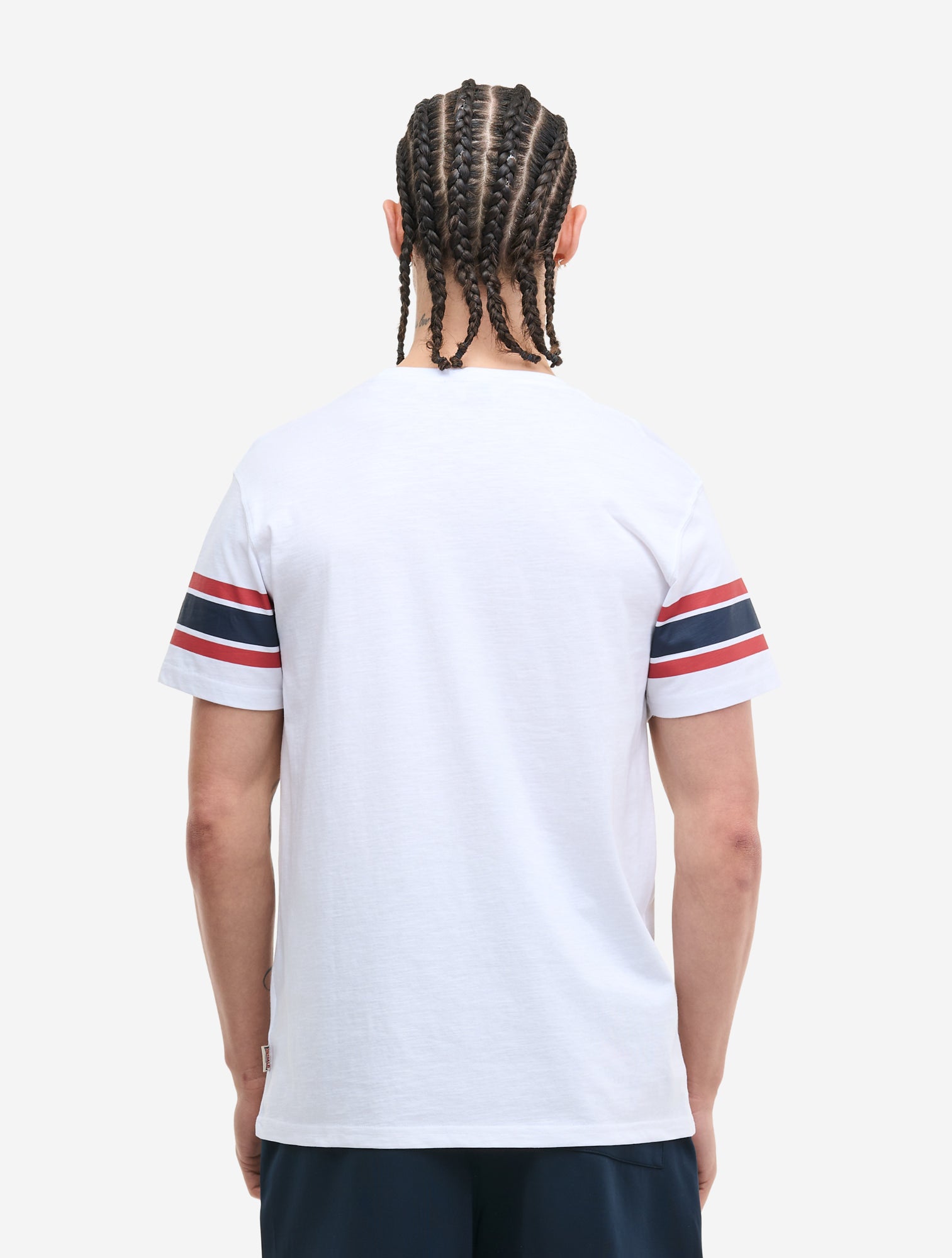 Rückansicht des Lonsdale Barton T-Shirts in Weiss mit Rundhalsausschnitt.