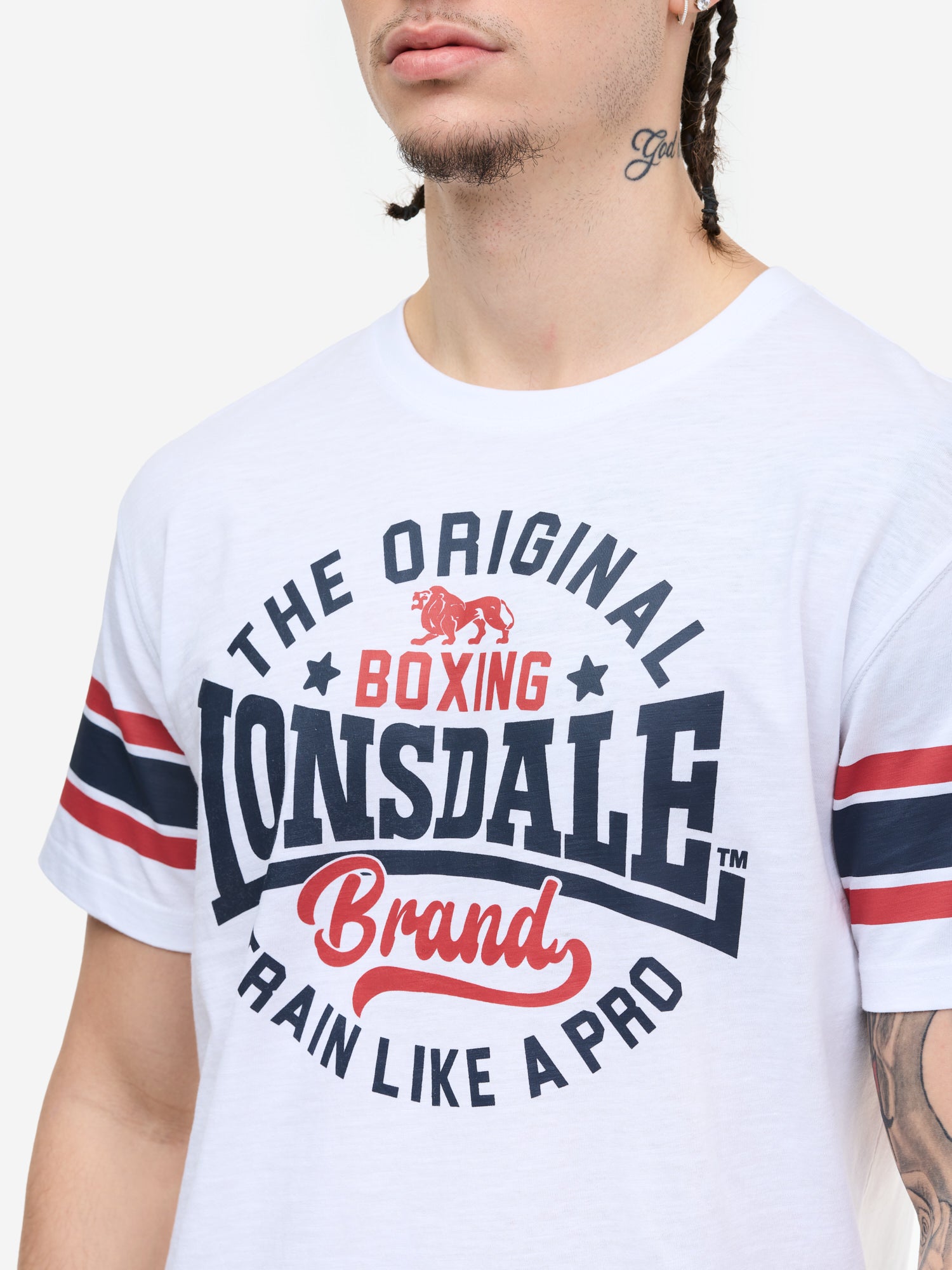 Gewebtes Union-Jack-Label an der Seitennaht des Lonsdale T-Shirts Weiss.