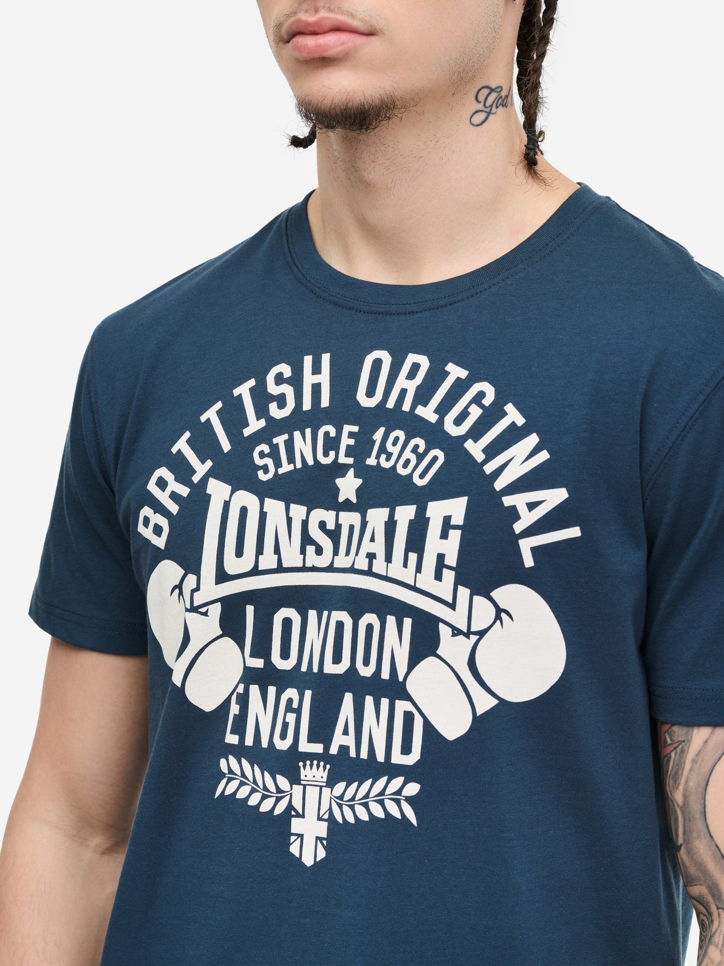 Lonsdale Herren T-Shirt in Dunkelblau mit authentischem Vintage-Logo-Print und normaler Passform aus 100% gekämmter Baumwolle.