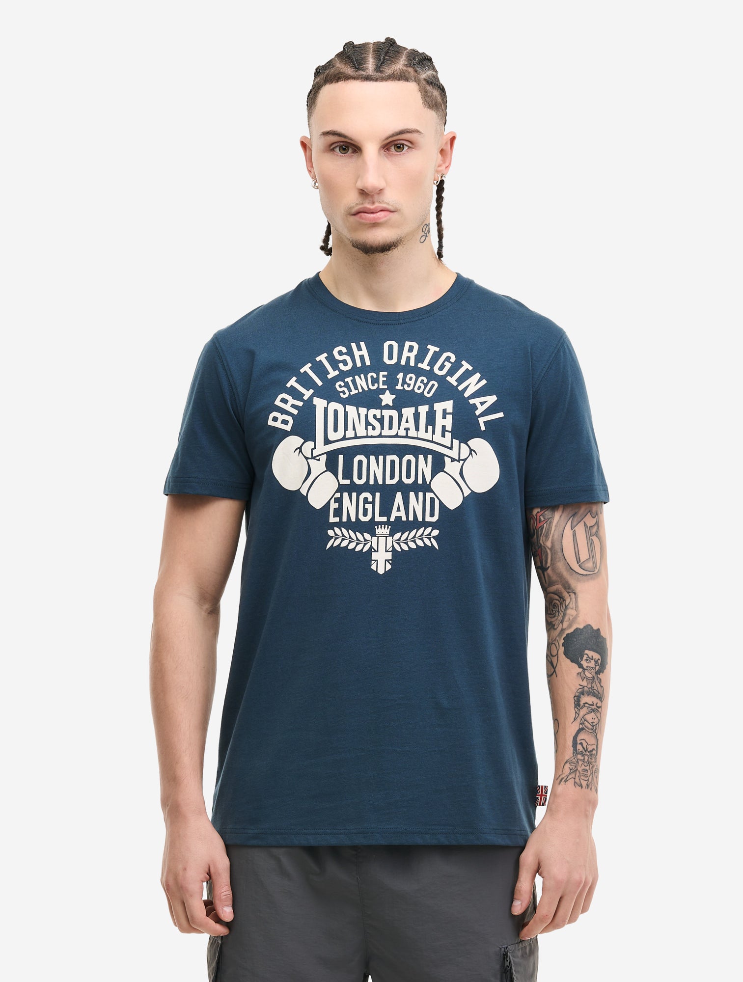 Lonsdale Herren T-Shirt in Dunkelblau mit authentischem Vintage-Logo-Print und normaler Passform aus 100% gekämmter Baumwolle.