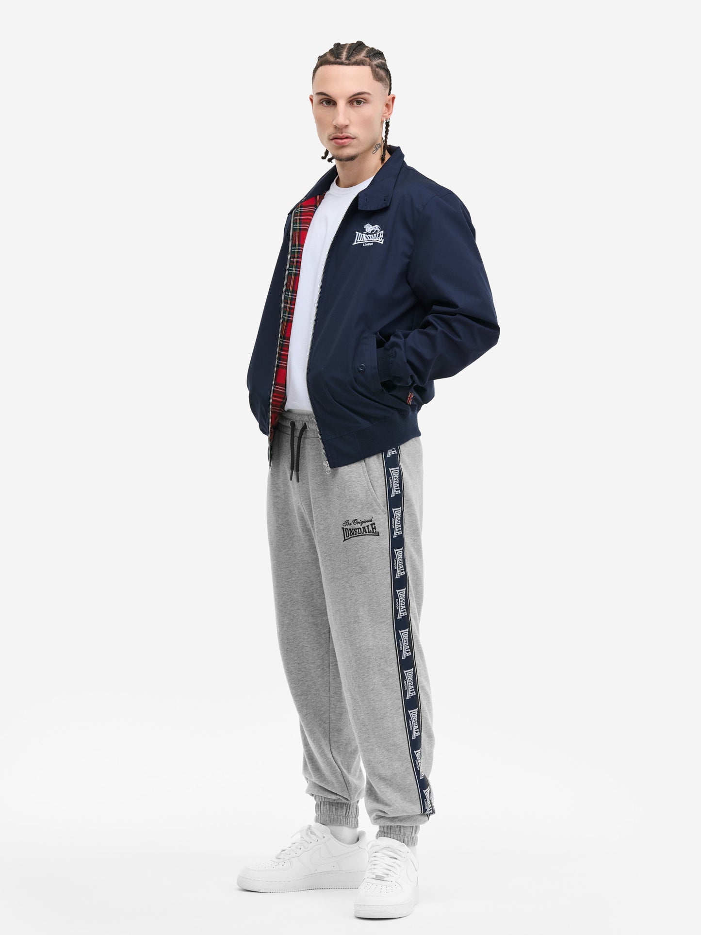 Lonsdale Herren Jogginghose in Marl Grey. Normale Passform aus French Terry mit seitlichen Logo-Tapes und Logo-Stickerei.