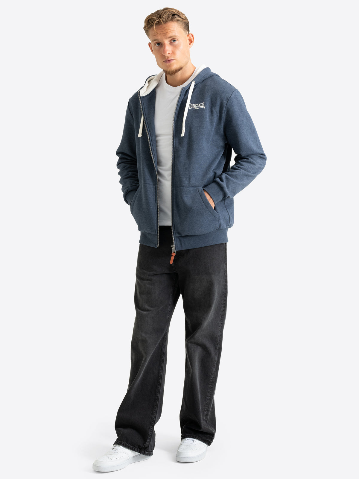 Dunkelblaue Lonsdale Herren-Kapuzensweatjacke mit Reissverschluss und Logo-Stick.