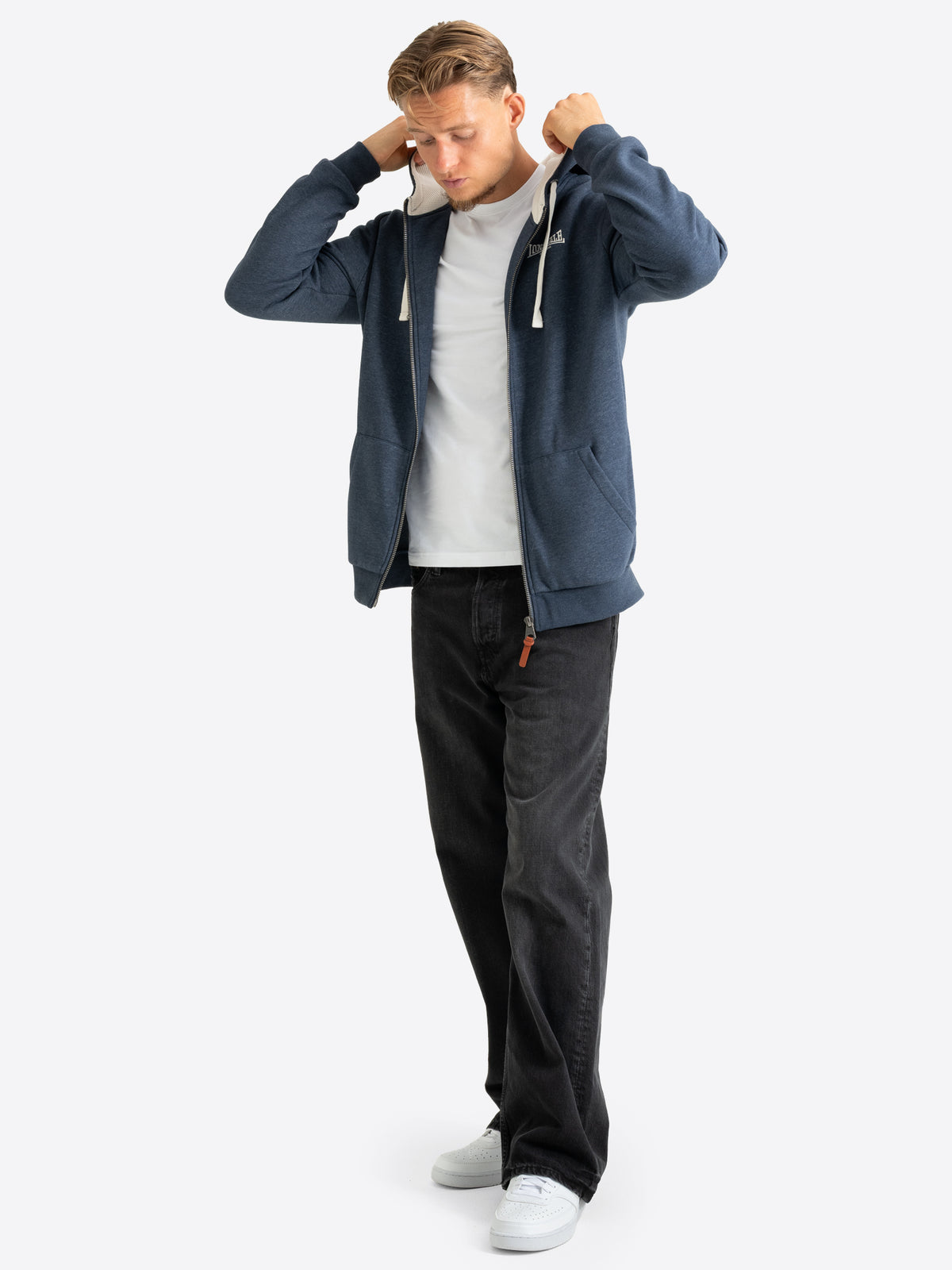 Dunkelblaue Lonsdale Herren-Kapuzensweatjacke mit Reissverschluss und Logo-Stick.
