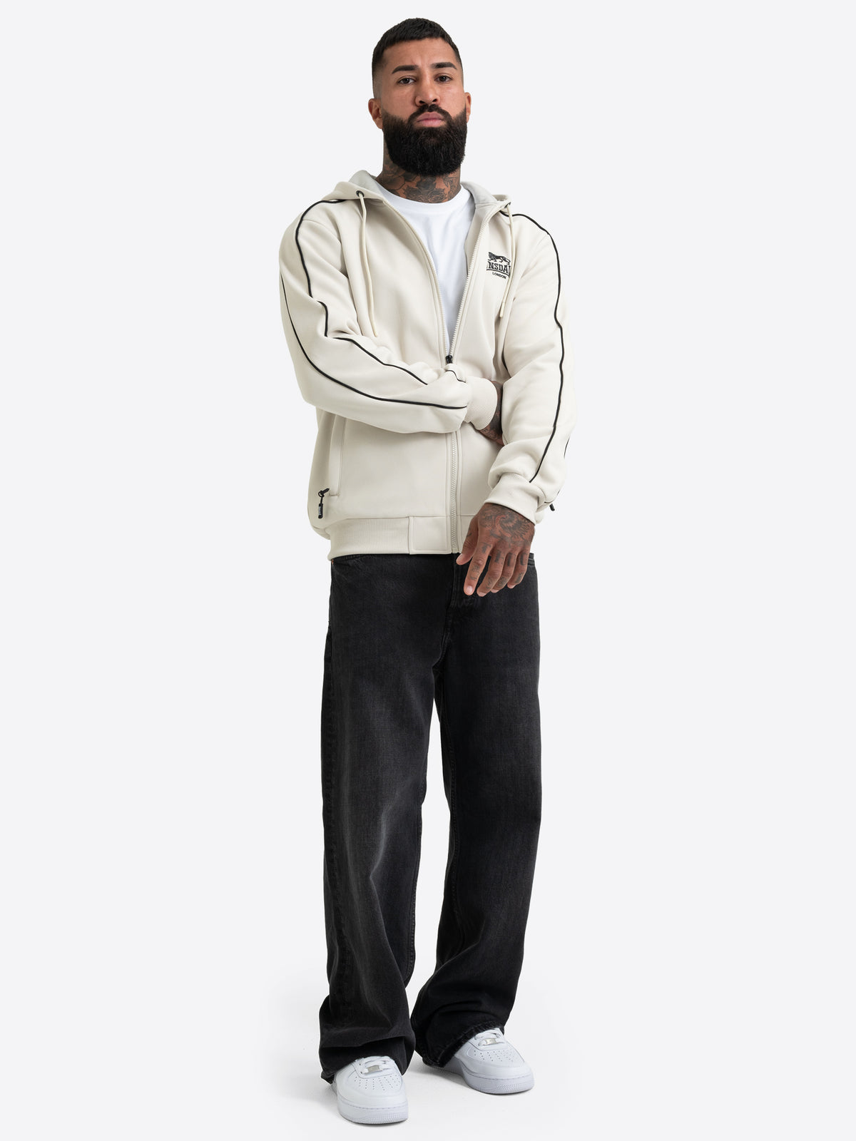 Lonsdale Herren-Kapuzensweatjacke in Off-White mit Reissverschluss, Logo-Stickerei und schwarzen Paspeln.

