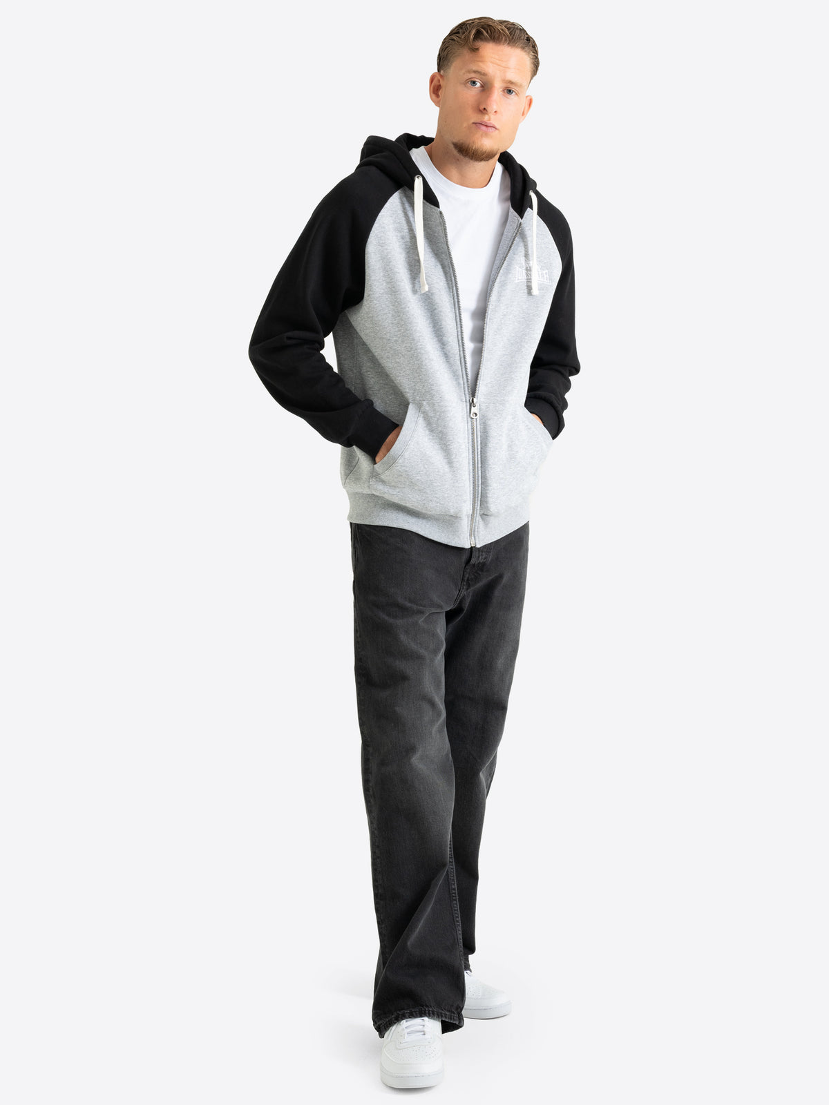 Lonsdale Herren Kapuzensweatjacke in Grau und Schwarz mit Reissverschluss und Logo-Stickerei.