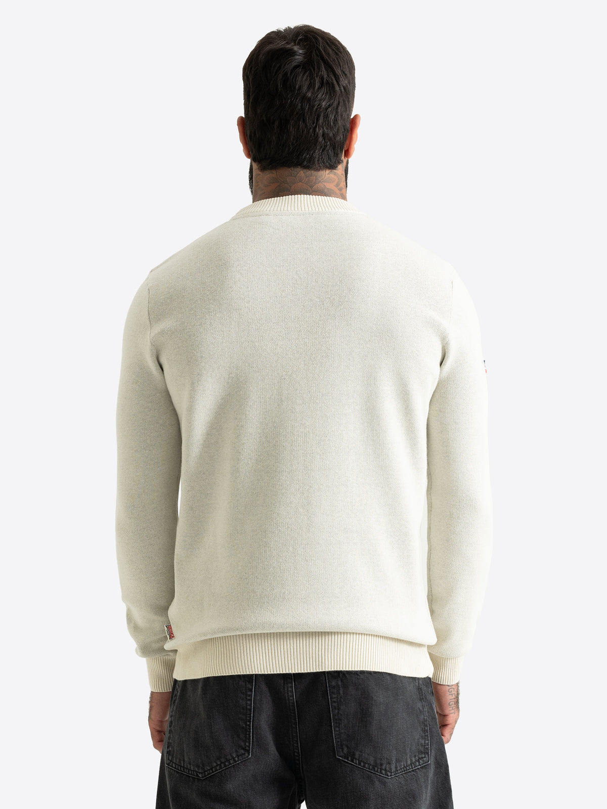 Rückenansicht des beigen Lonsdale Herren Strickpullovers