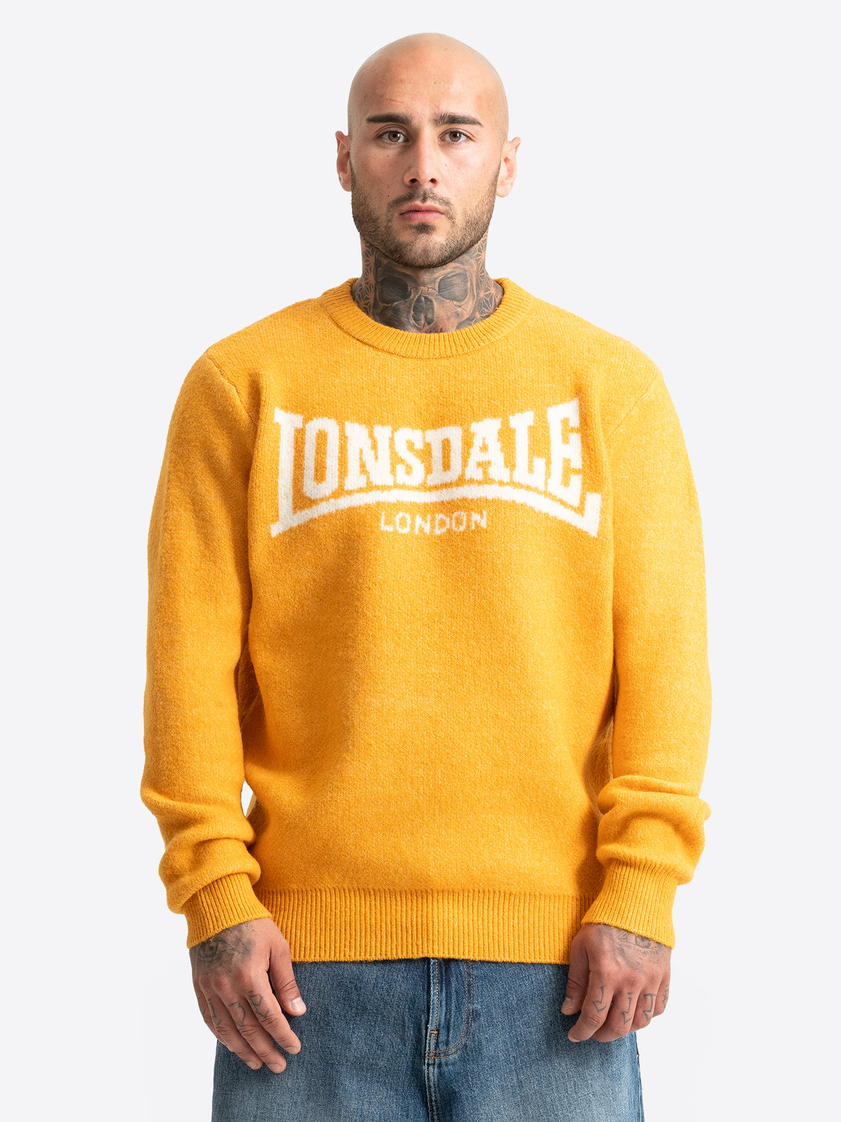 Lonsdale Herren Strickpullover in Senfgelb mit weissem Jacquard-Logo.