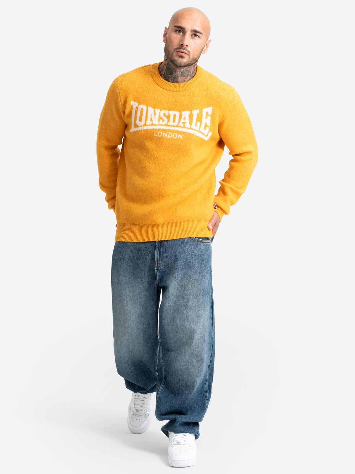 Lonsdale Herren Strickpullover in Senfgelb mit weissem Jacquard-Logo.
