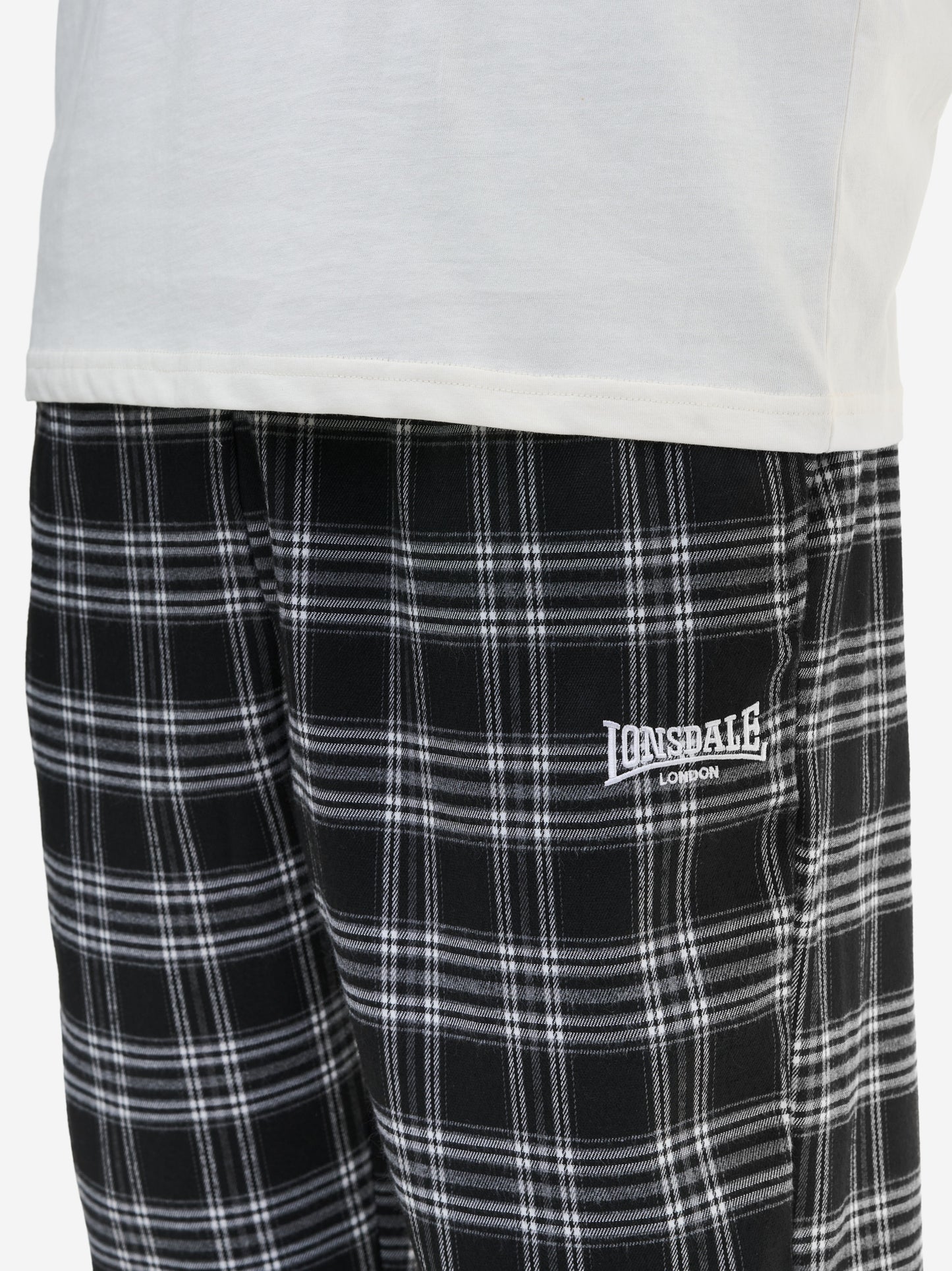 Klassisches Karomuster der schwarzen-tartan Lonsdale Jogginghose mit Kordelzug.