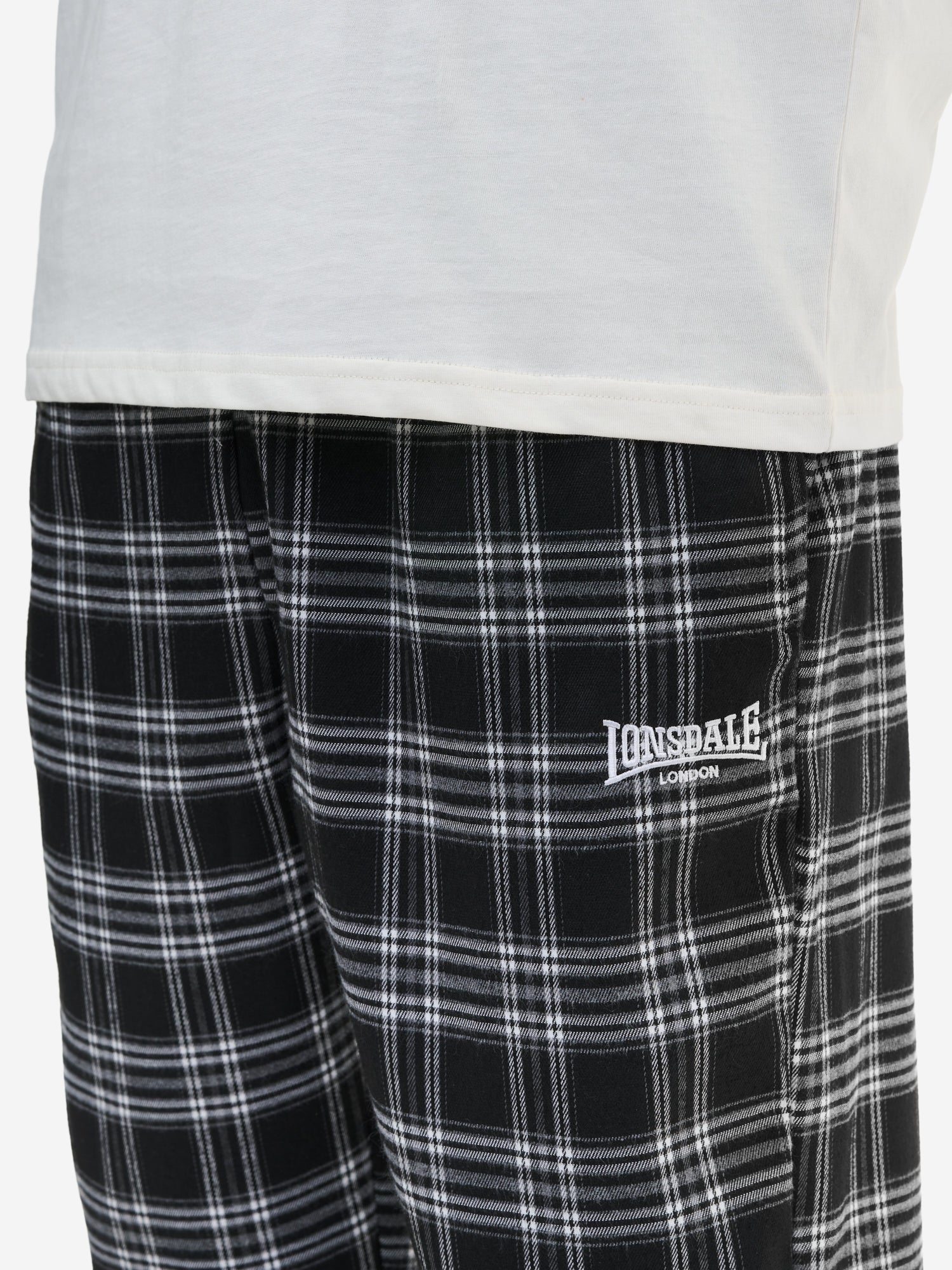 Klassisches Karomuster der schwarzen-tartan Lonsdale Jogginghose mit Kordelzug.