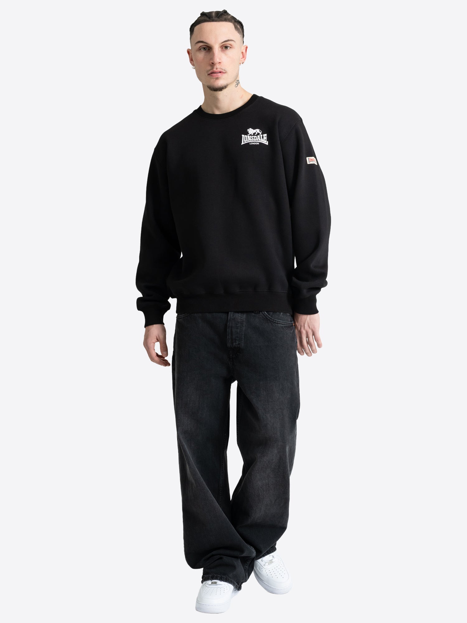 Sweatshirt mit klassischem Rundhalsausschnitt und kleinem weissen Logo-Print auf der linken Brust.