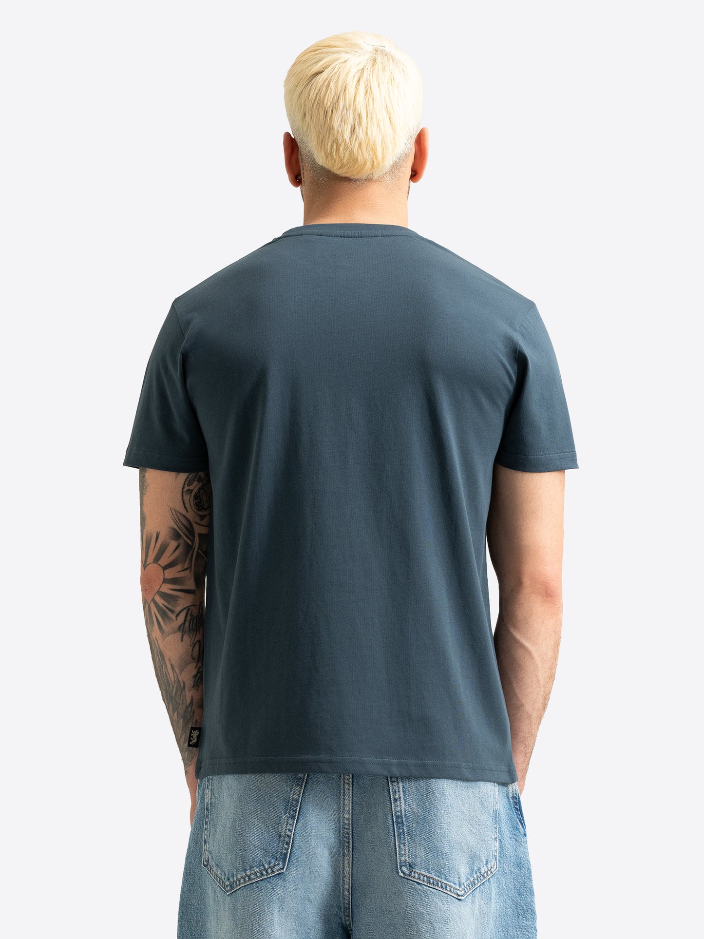Lonsdale Männer T-Shirt blau Rückseite ohne Print normale Passform.