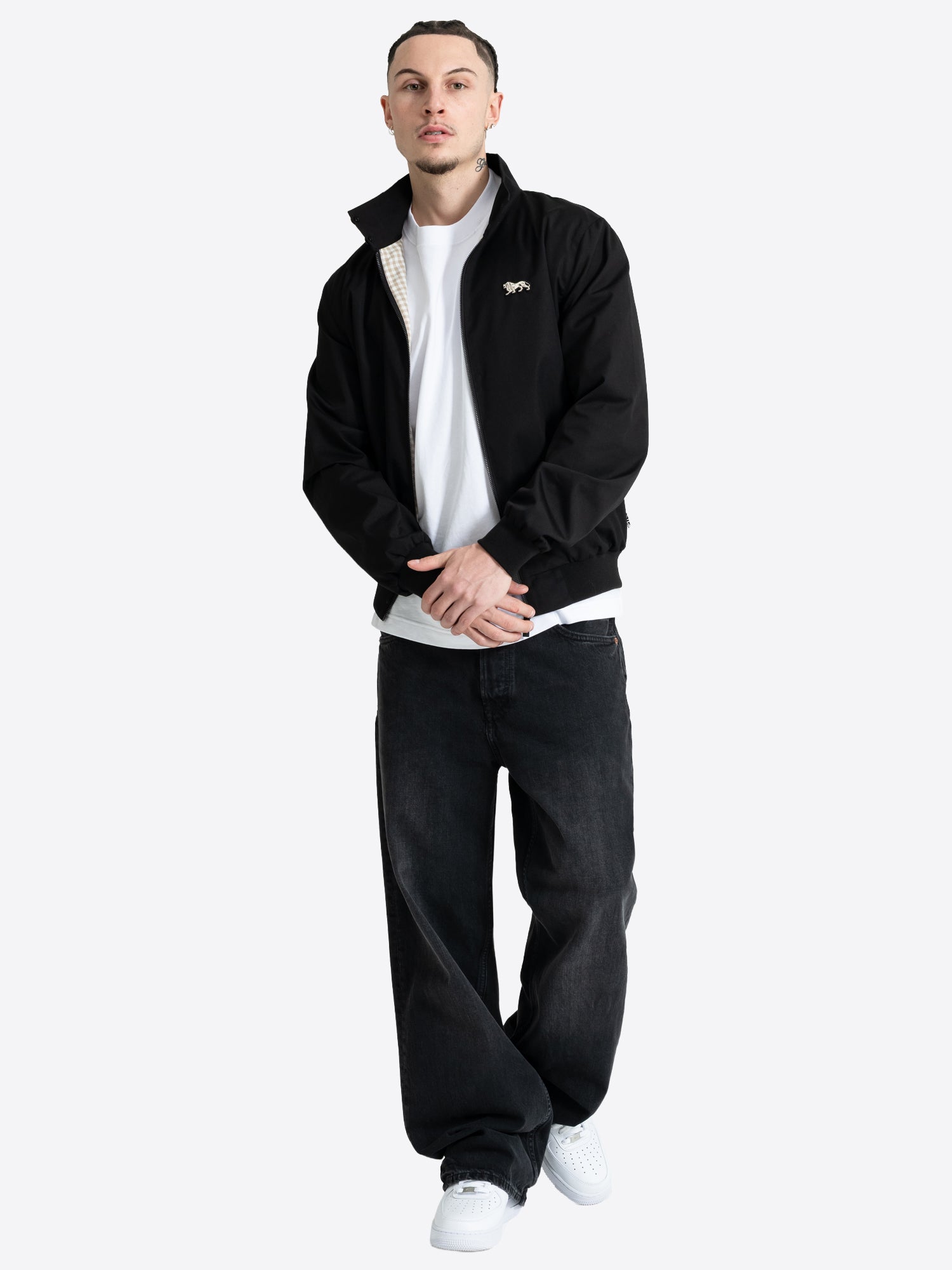 Lonsdale Herren Jacke in Schwarz mit Stehkragen und kleinem weissen Löwen Logo
