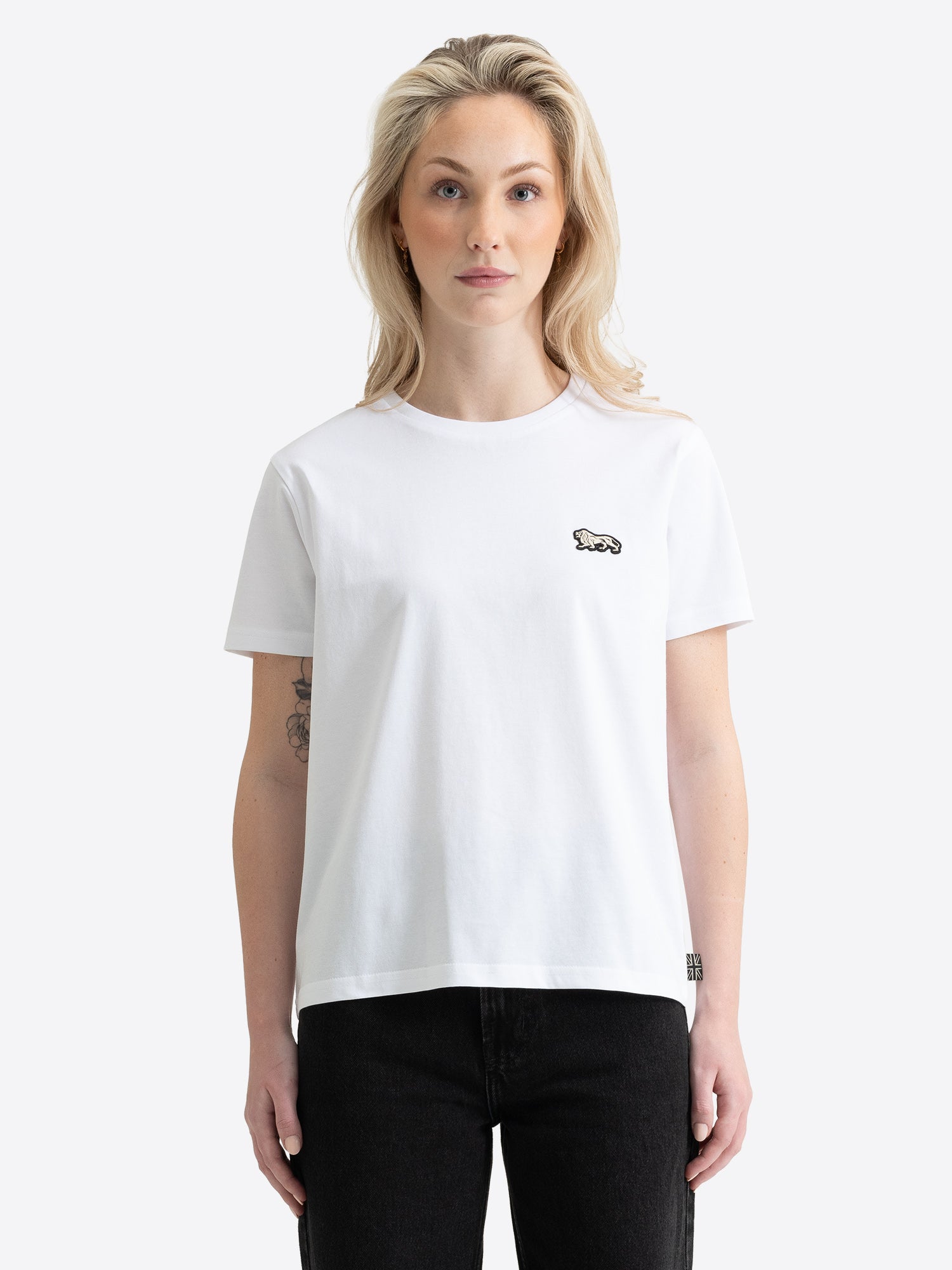 Lonsdale Damen T-Shirt Weiss – Klassisches Baumwoll-Shirt mit kleinem Löwen-Badge.