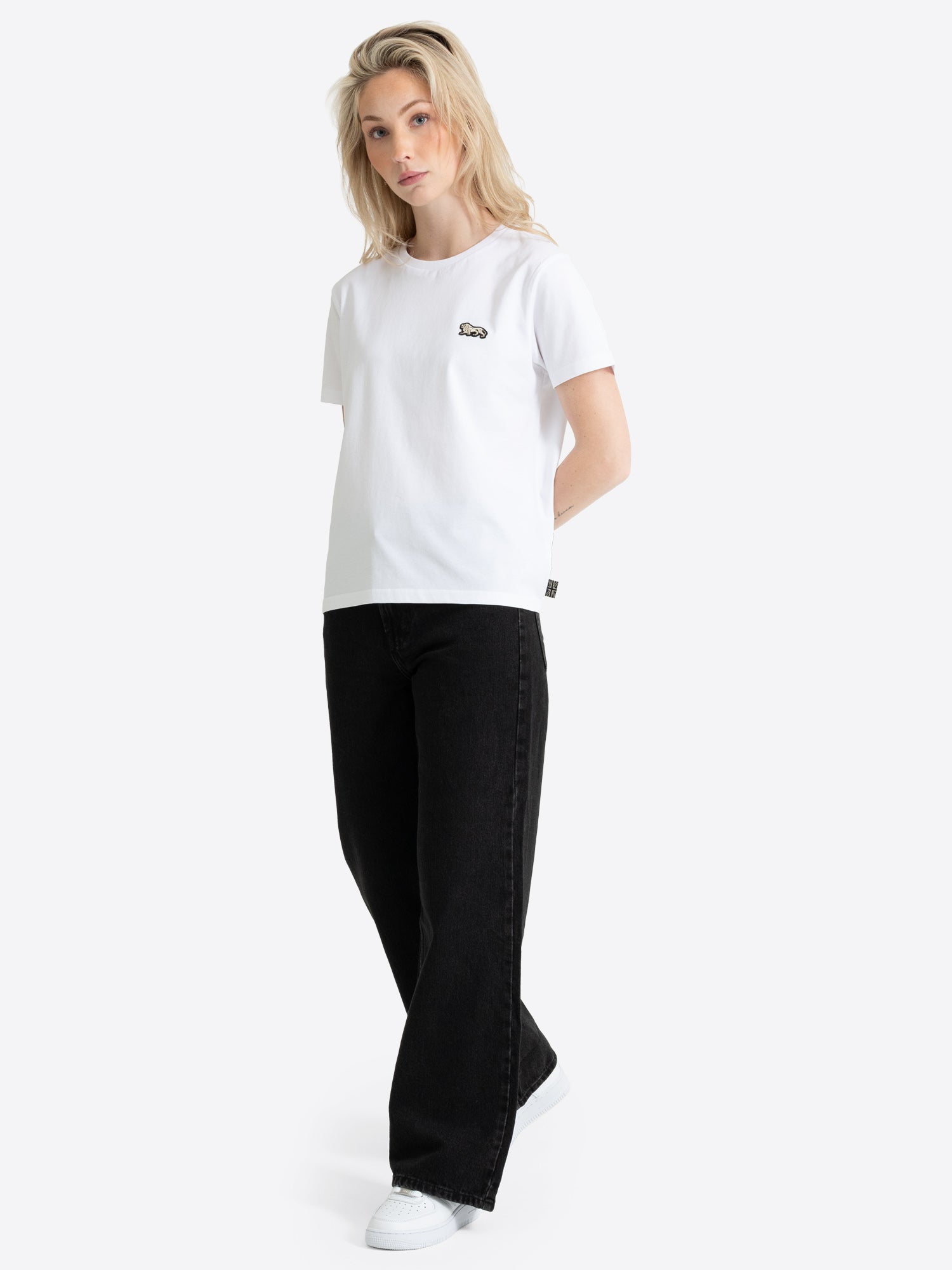 Lonsdale Damen T-Shirt Weiss – Klassisches Baumwoll-Shirt mit kleinem Löwen-Badge.