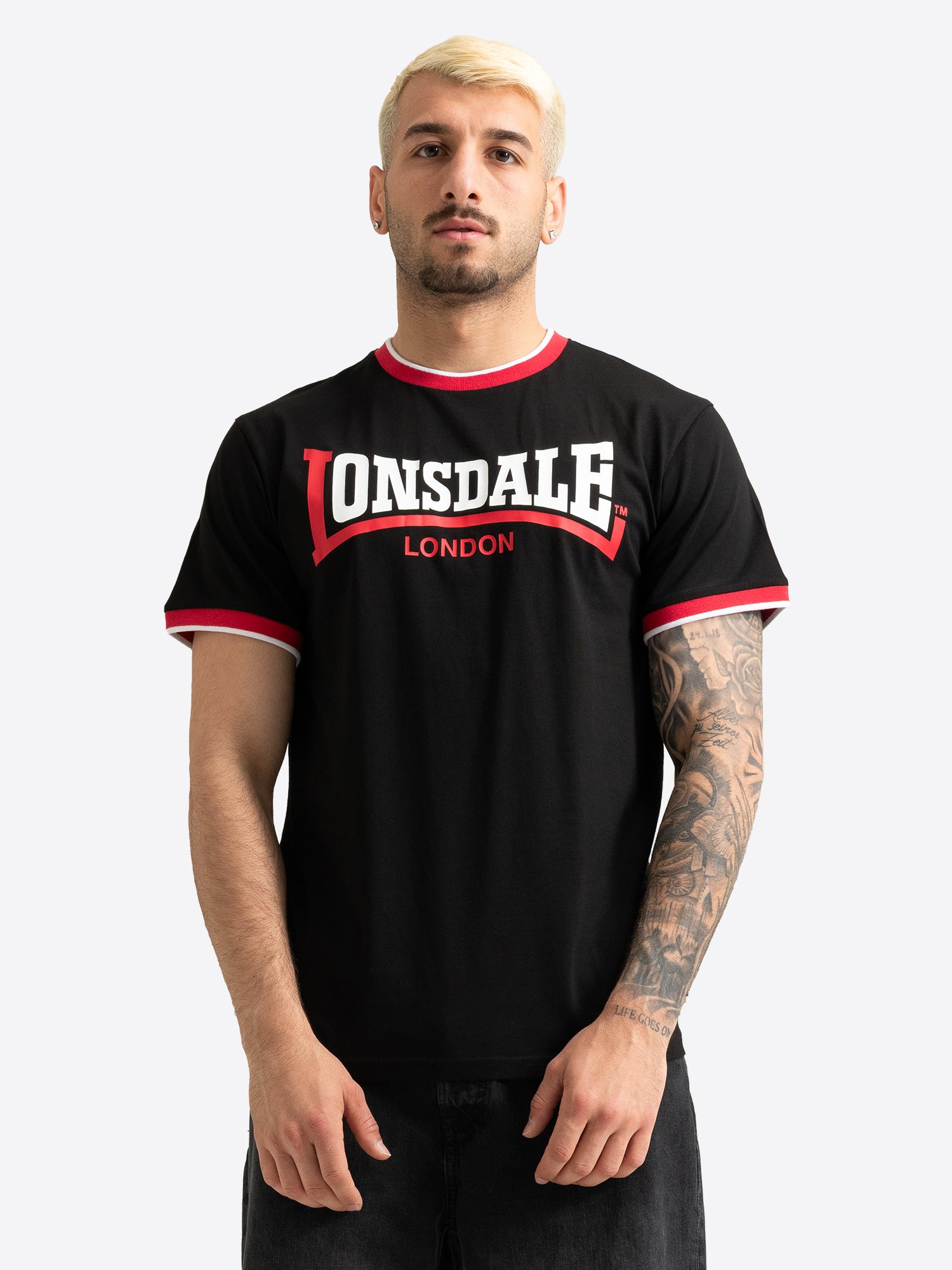Schwarzes Lonsdale Herren T-Shirt mit rot-weissem Logo-Print und normaler Passform