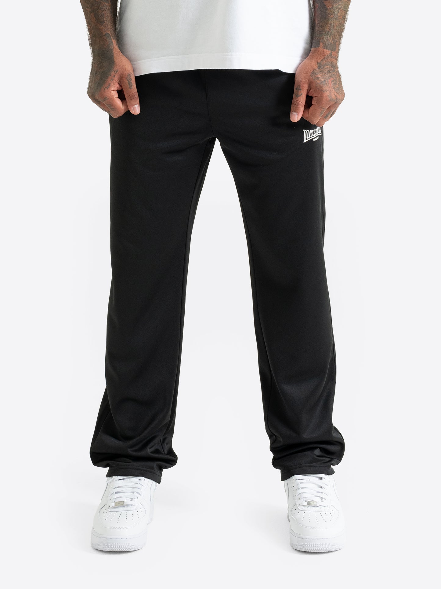 Schwarze Lonsdale Herren-Jogginghose in normaler Passform mit Logo-Stickerei.