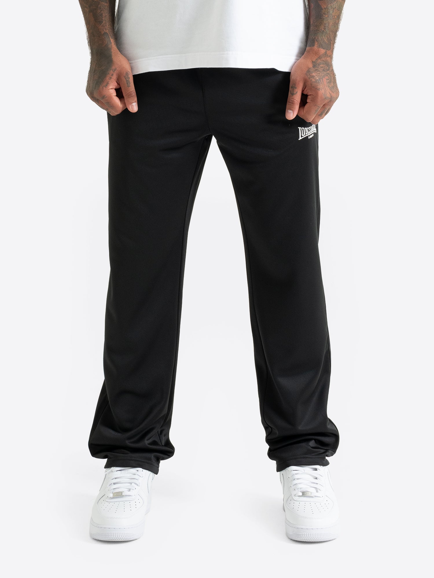 Schwarze Lonsdale Herren-Jogginghose in normaler Passform mit Logo-Stickerei.